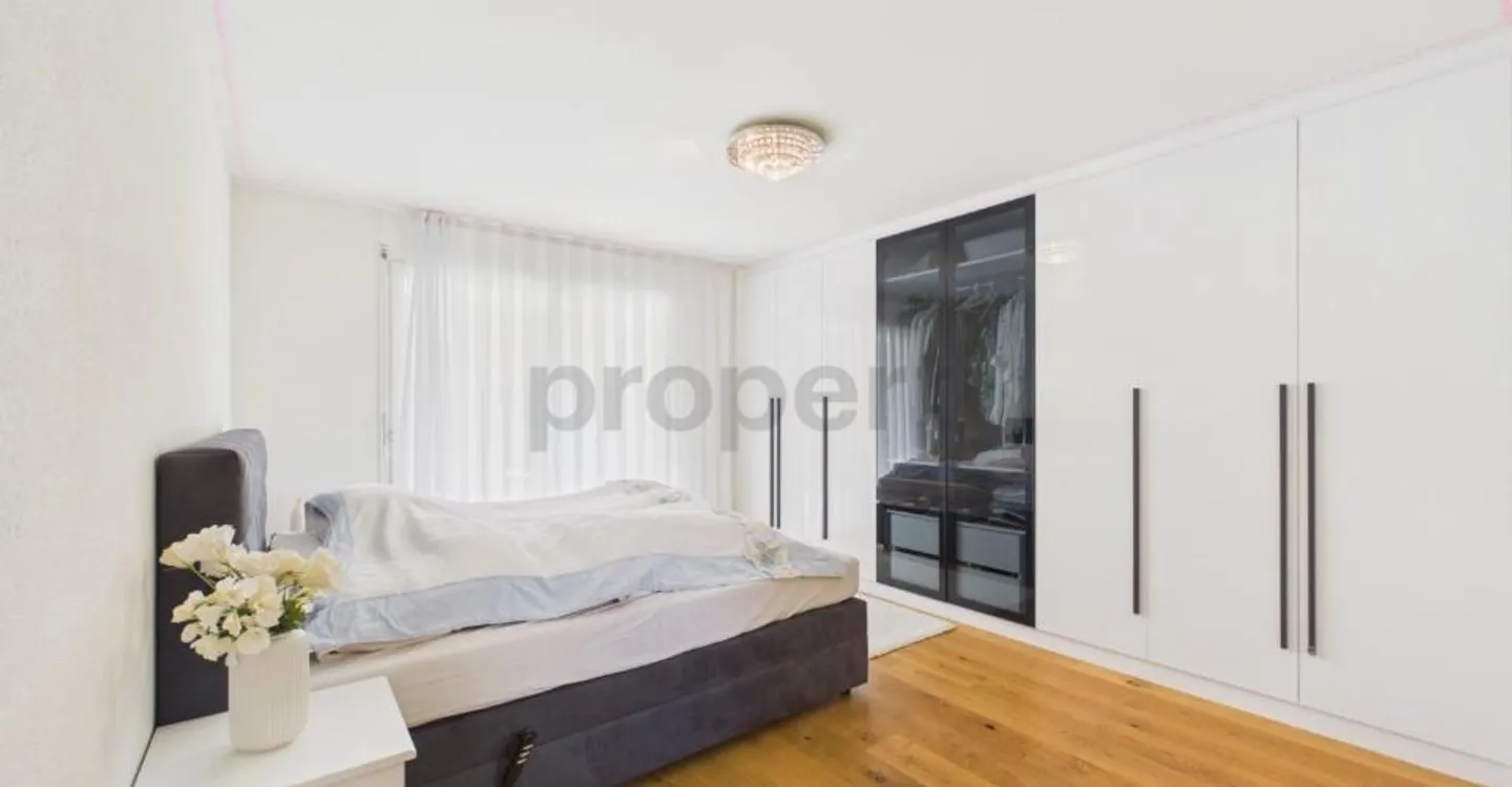 Light-flooded rooms, large garden & high-quality renovated in 2022! - Photo 6 of 11