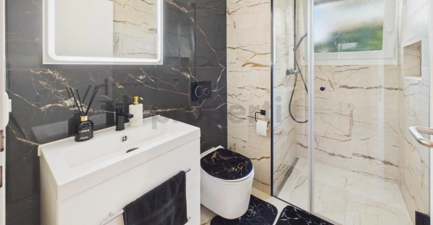 Light-flooded rooms, large garden & high-quality renovated in 2022! - Photo 9 of 11
