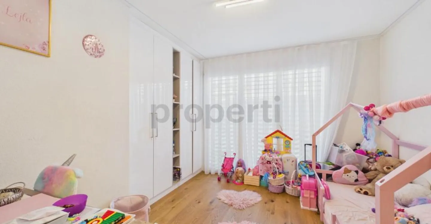 Light-flooded rooms, large garden & high-quality renovated in 2022! - Photo 7 of 11