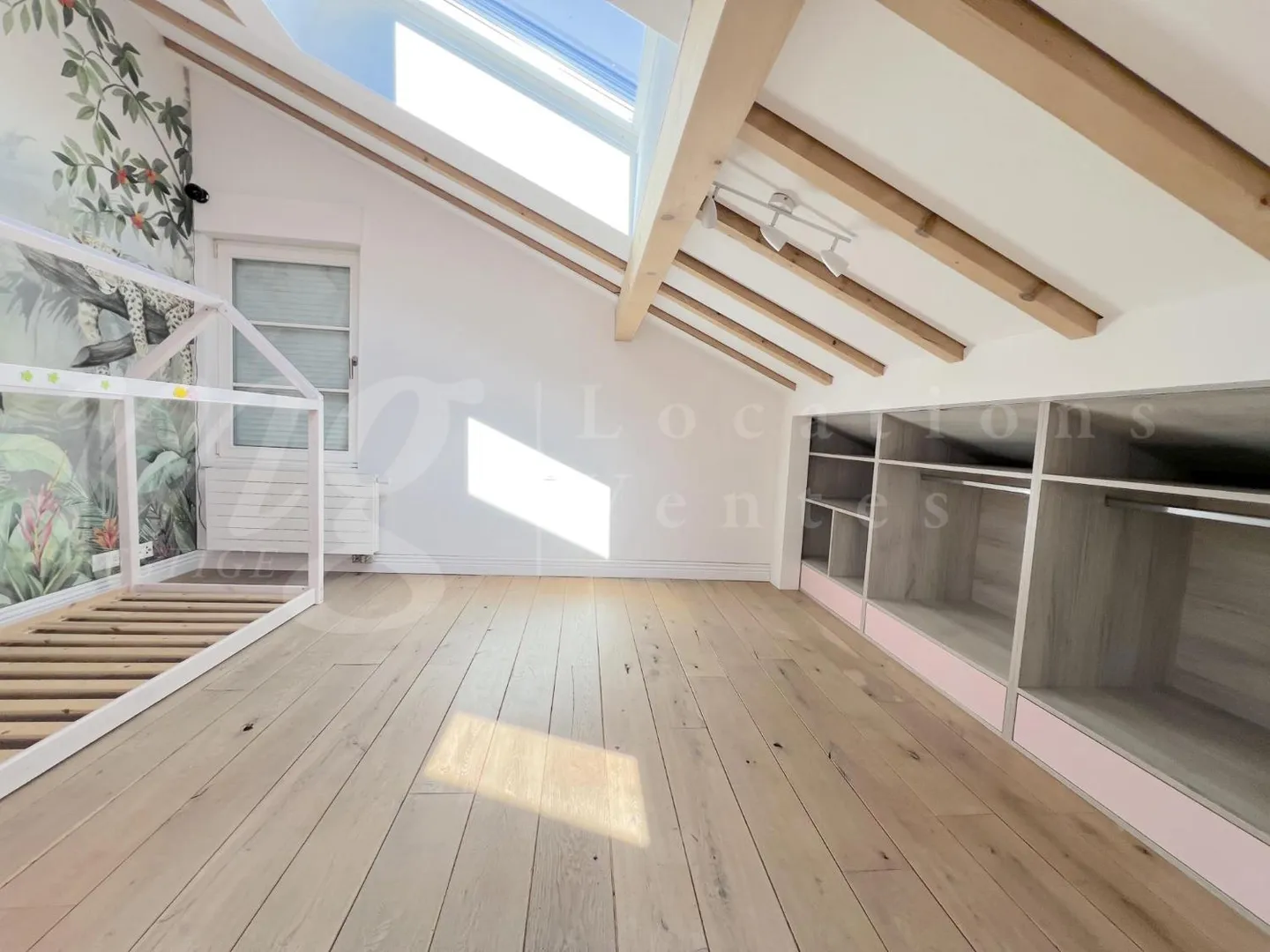 Maison moderne de 8 pièces - Photo 8 sur 10