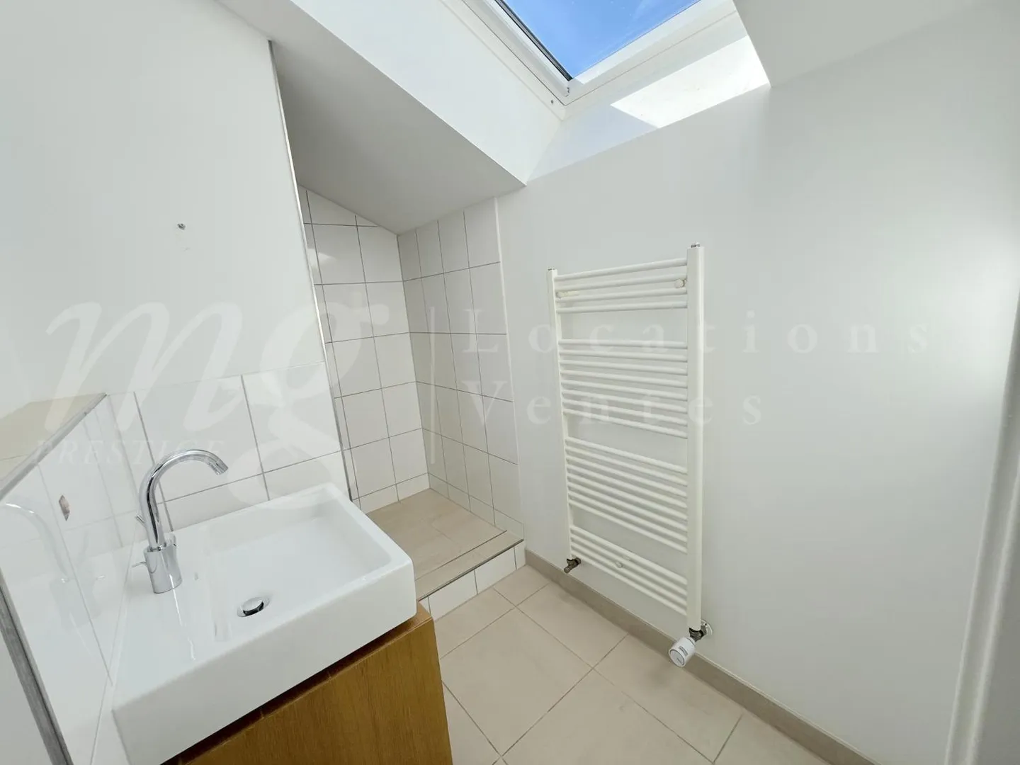Maison moderne de 8 pièces - Photo 10 sur 10