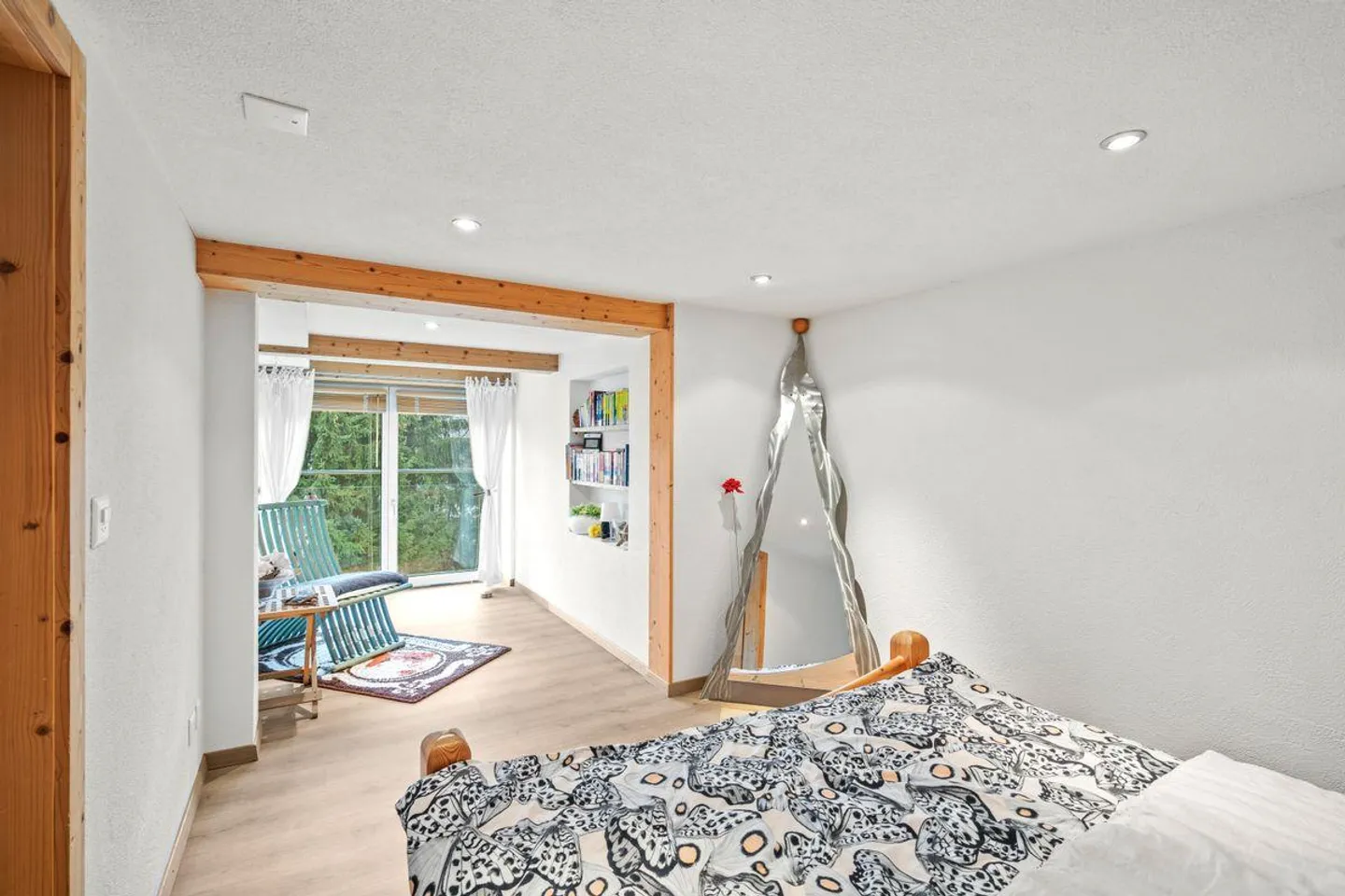 Tradizionale casa a tre famiglie di Schwyz con accesso al ruscello - Foto 9 di 13