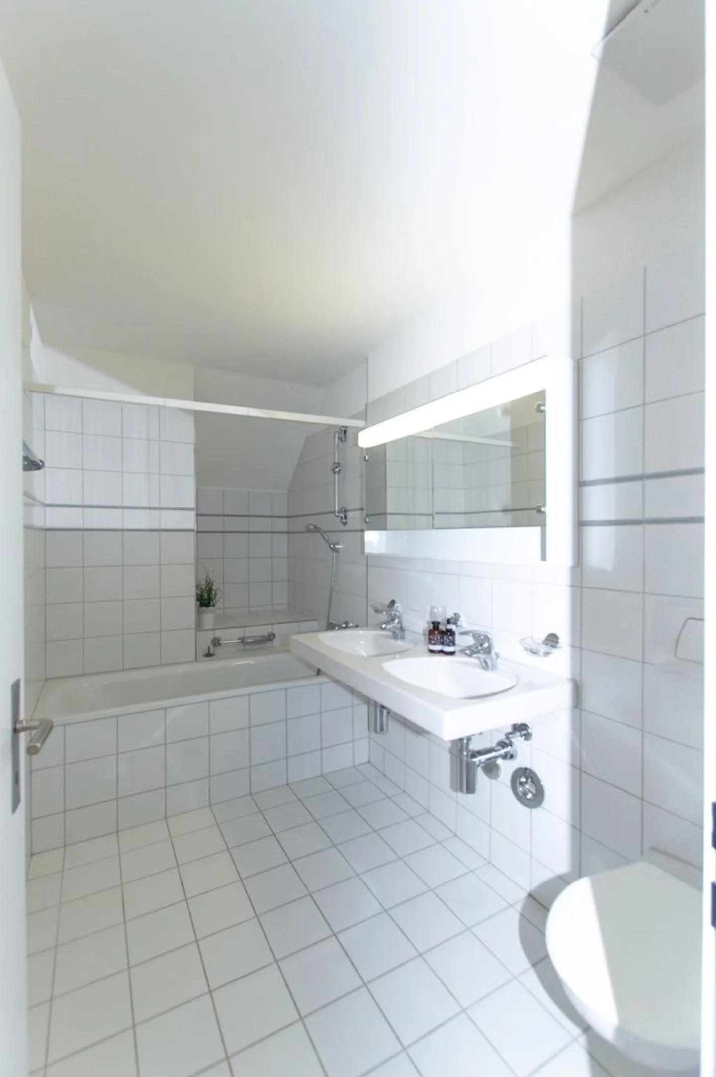 Charming Maisonette Apartment - Photo 4 of 7
