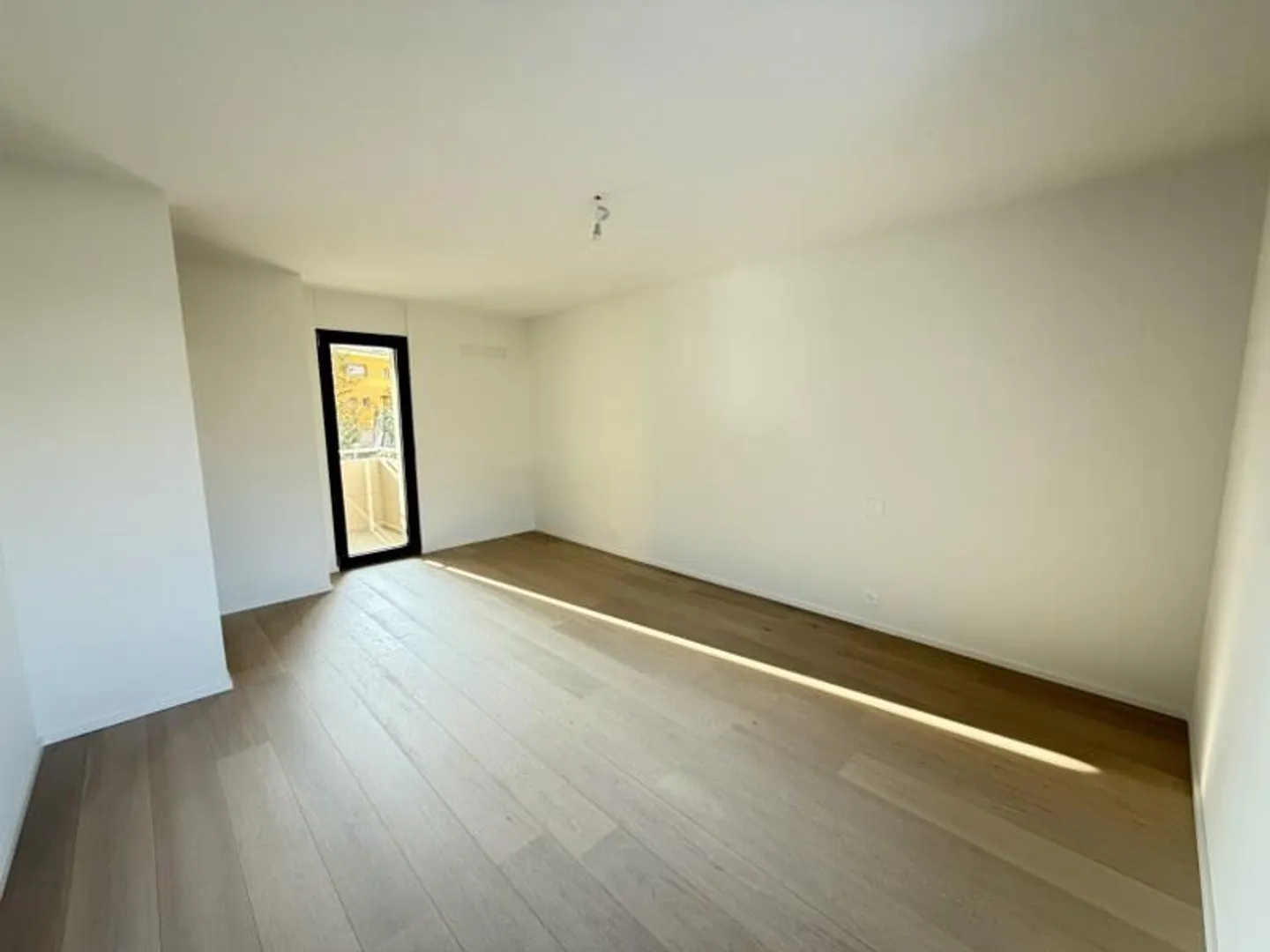 Elegante Villa Wohnung mit Garten - Foto 8 von 13