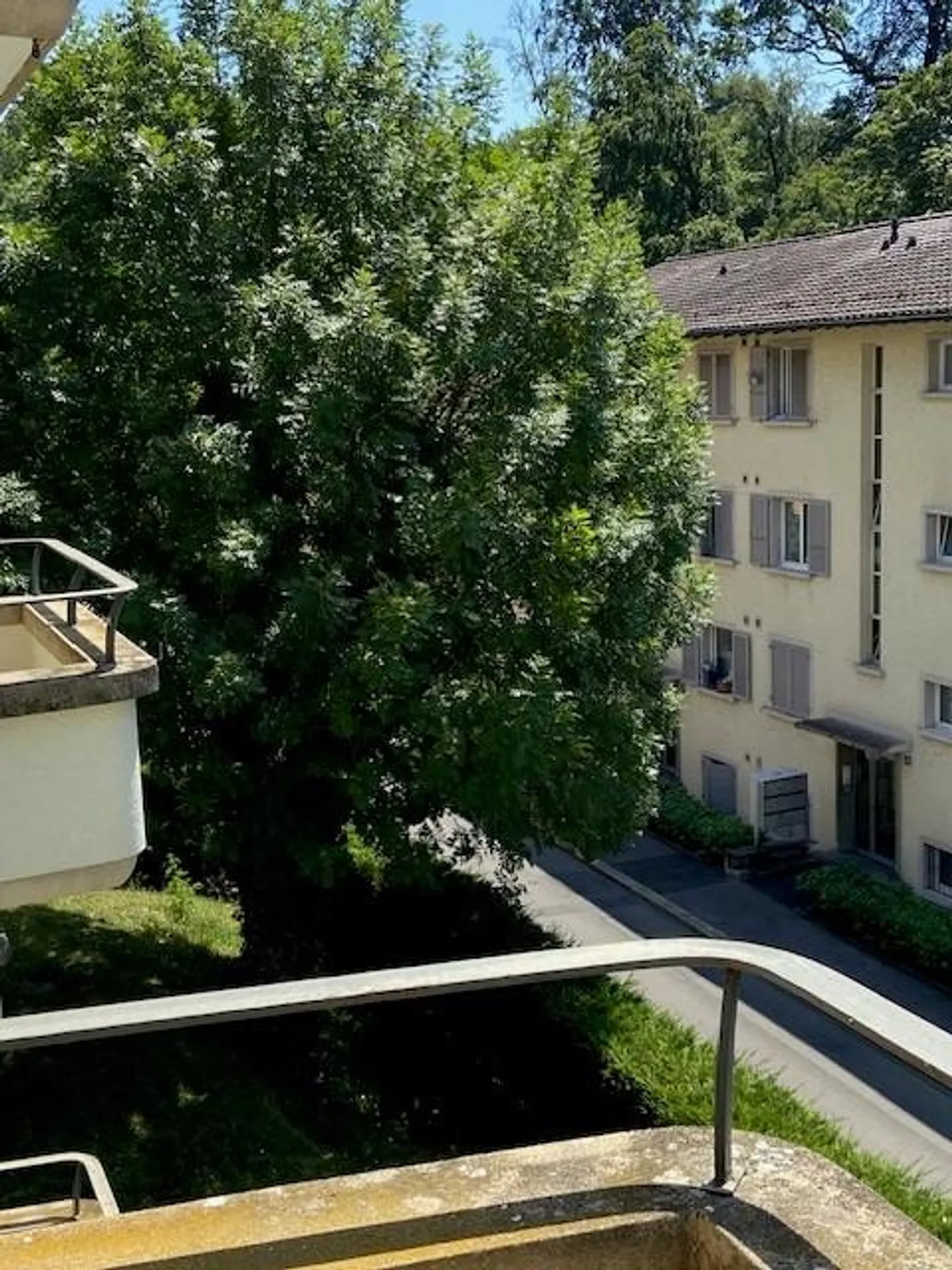 Appartement Charmant à Montchoisi - Photo 2 sur 7