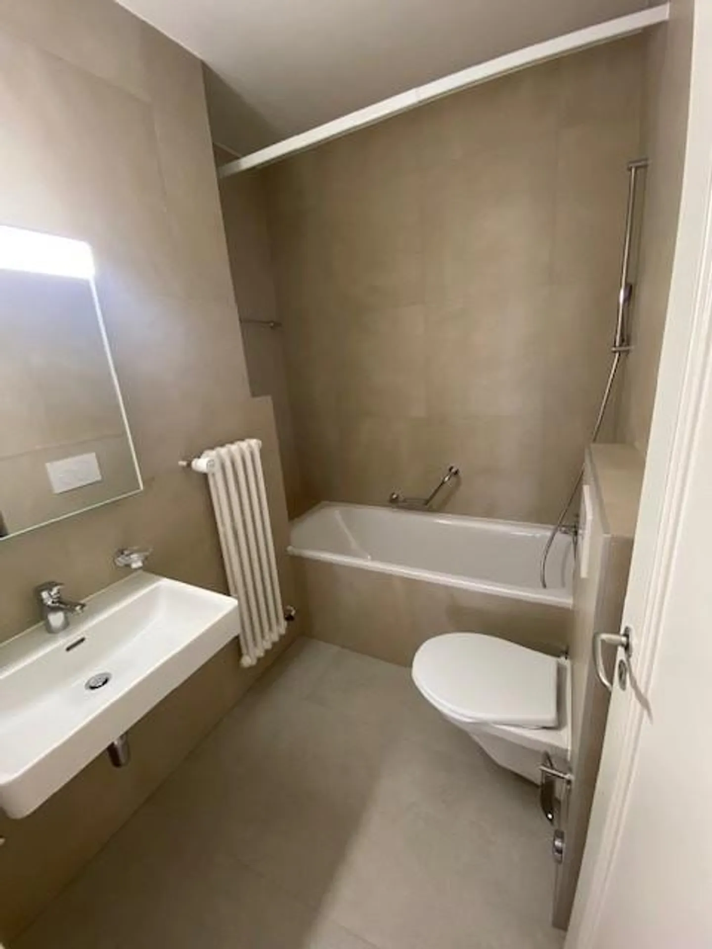 Appartement Charmant à Montchoisi - Photo 7 sur 7