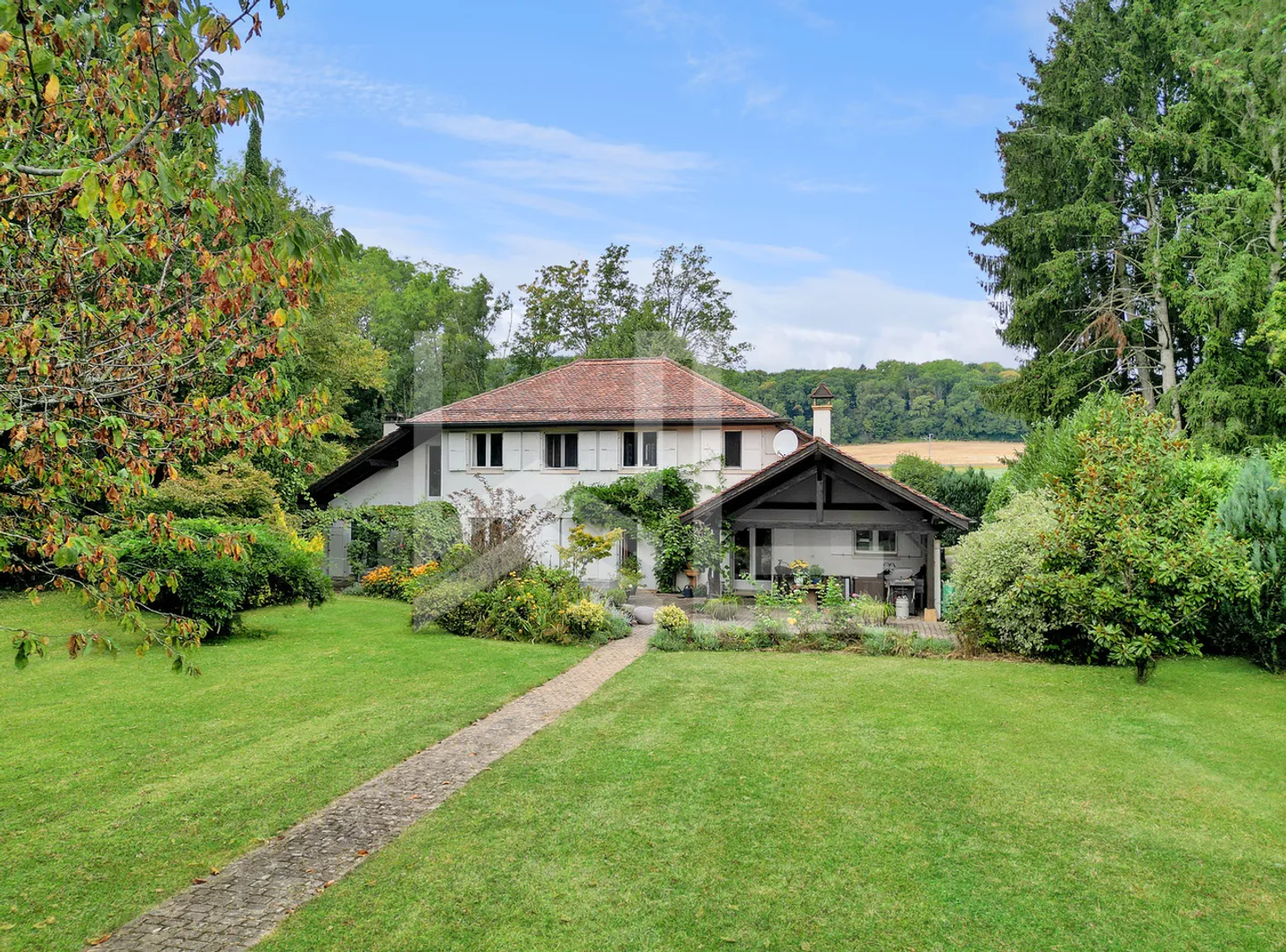 Maison de charme dans un parc arboré de 4'500 m2 - Photo 1 sur 13