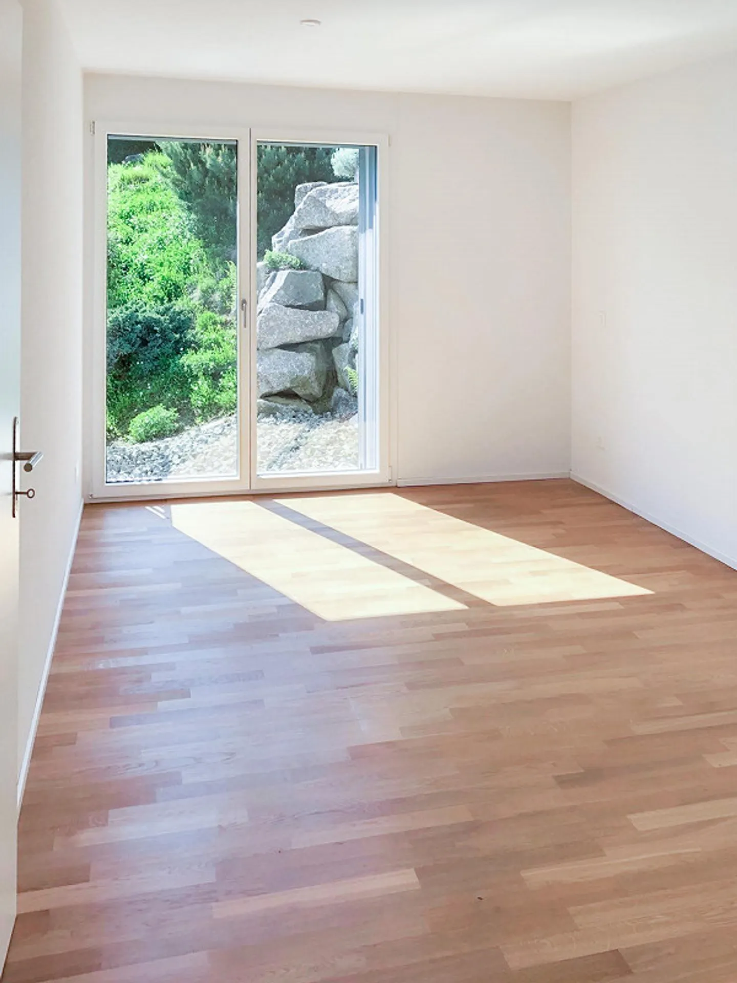 Appartement spacieux de 4,5 pièces baigné de soleil - Photo 7 sur 10