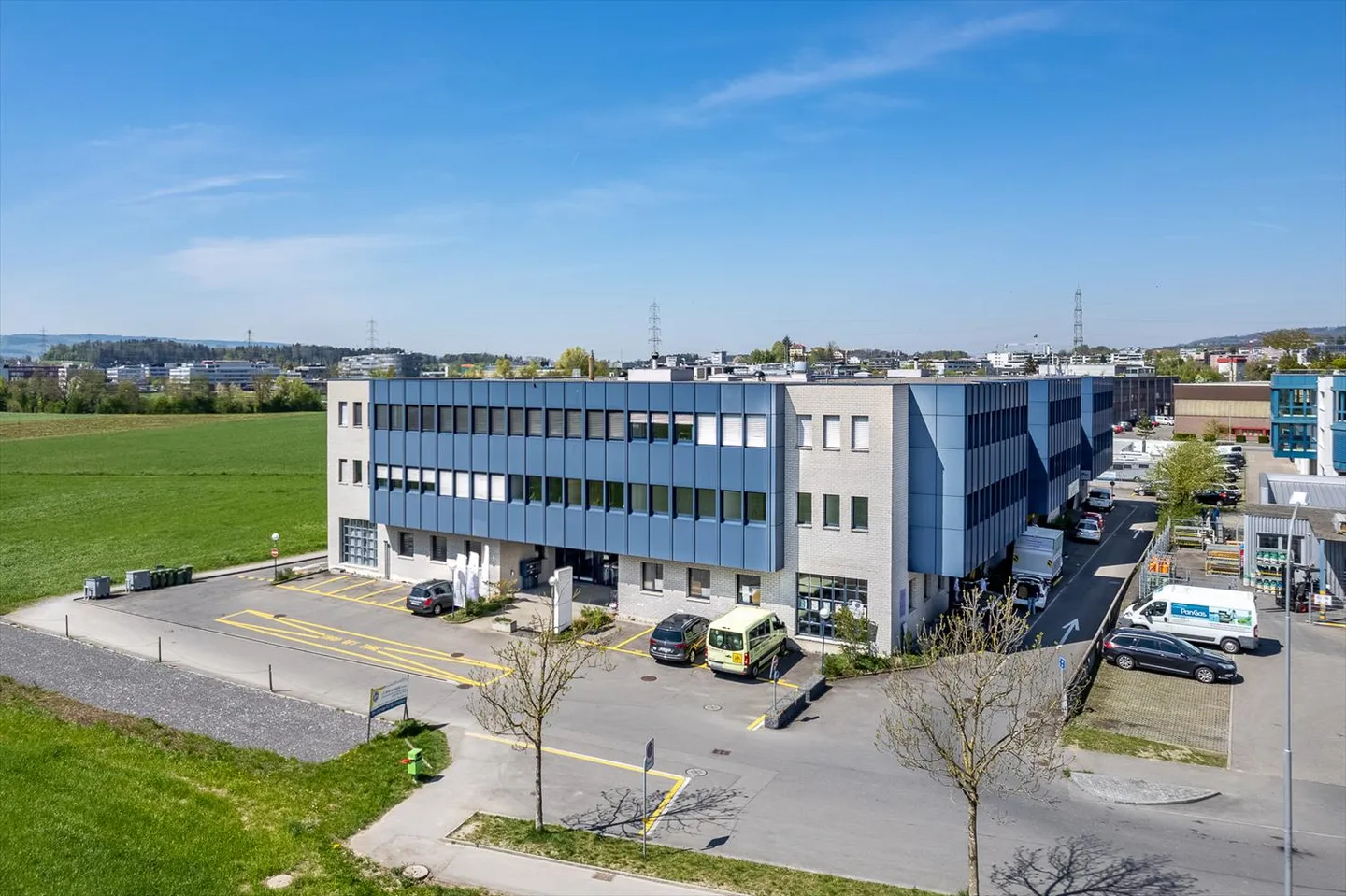 Helles Kleinbüro zum Vermieten in Steinhausen - Foto 1 von 7