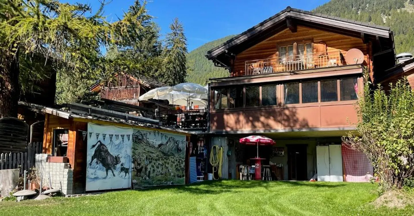 Highly regarded restaurant all year round, with terrace and lawn - Photo 11 of 13