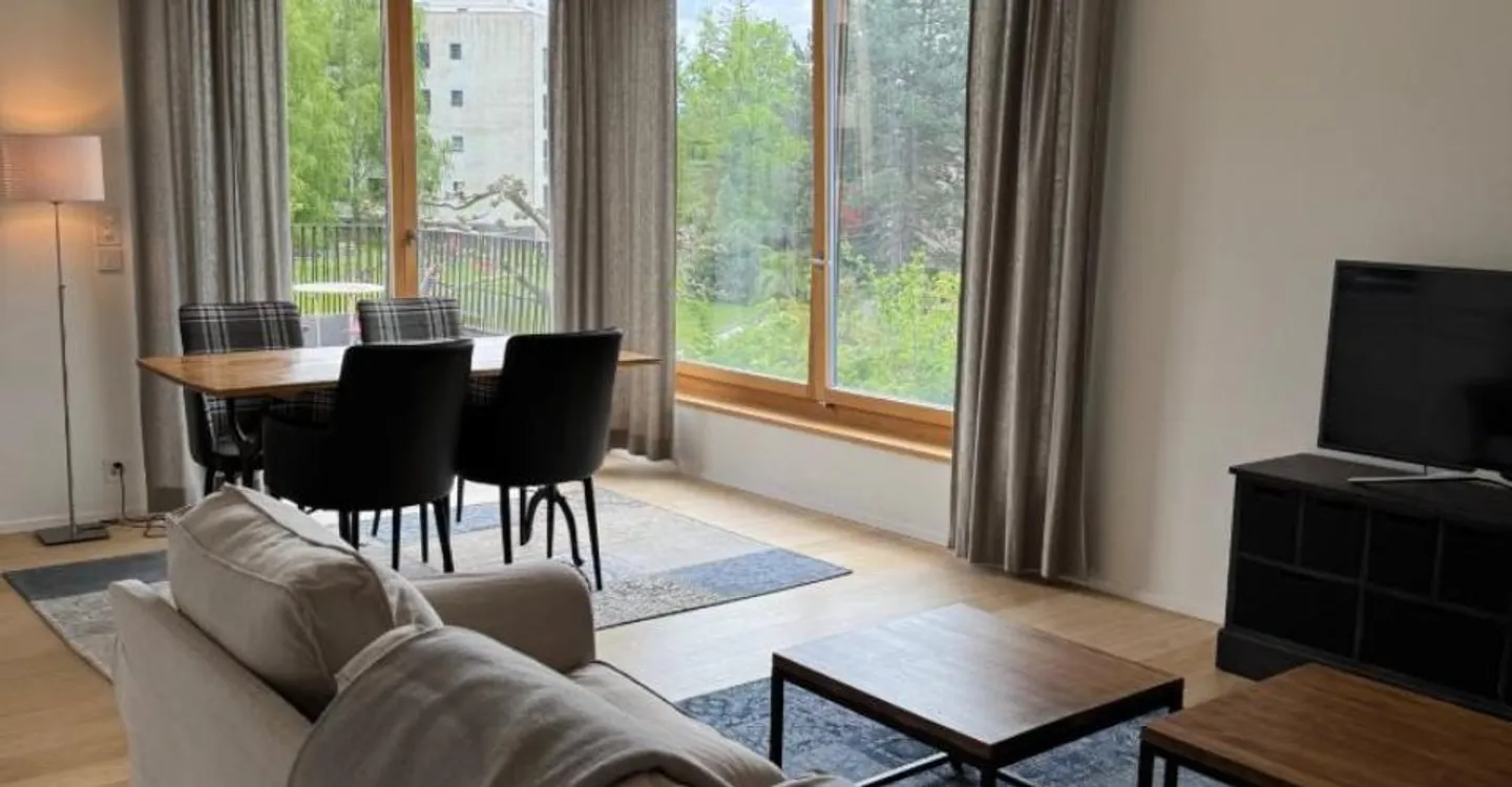 Modern Apartment with Terrace - Photo 6 of 11