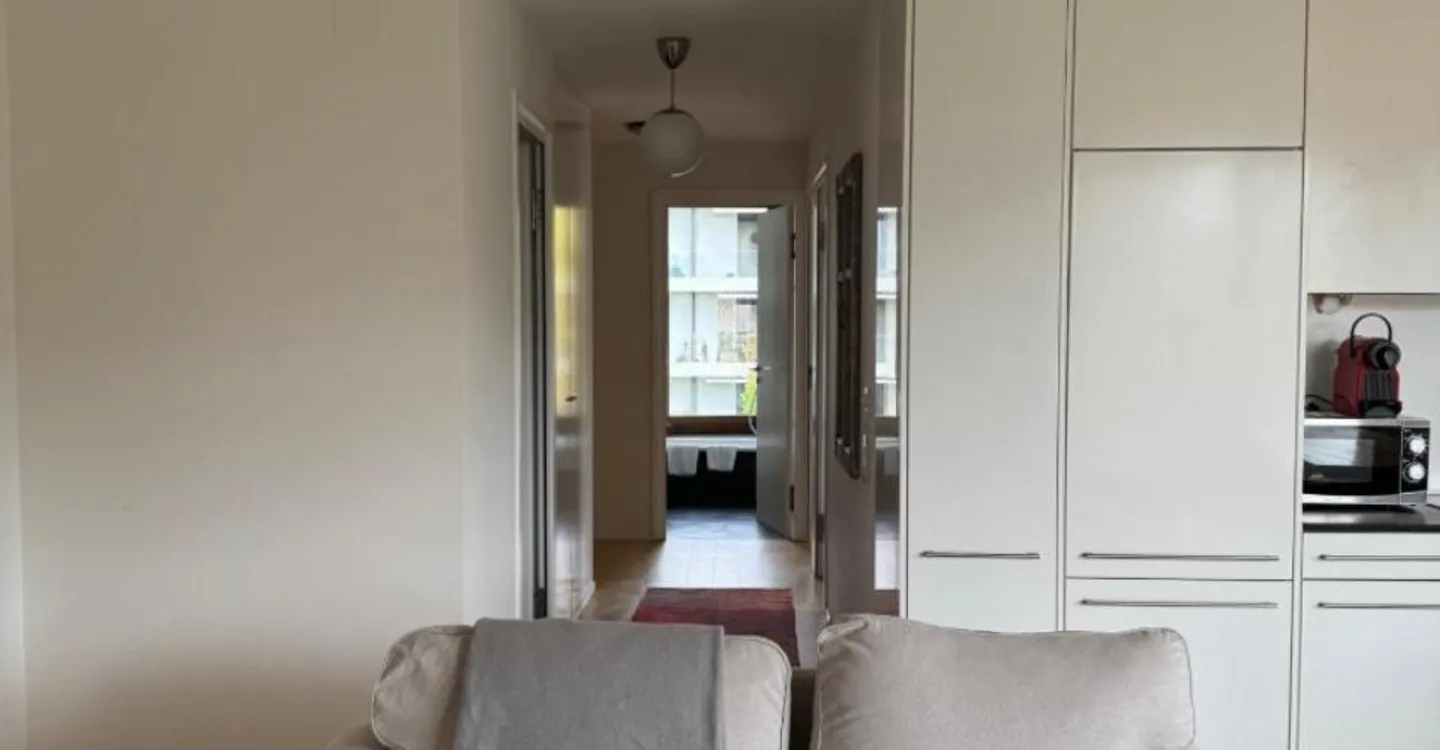 Modern Apartment with Terrace - Photo 7 of 11
