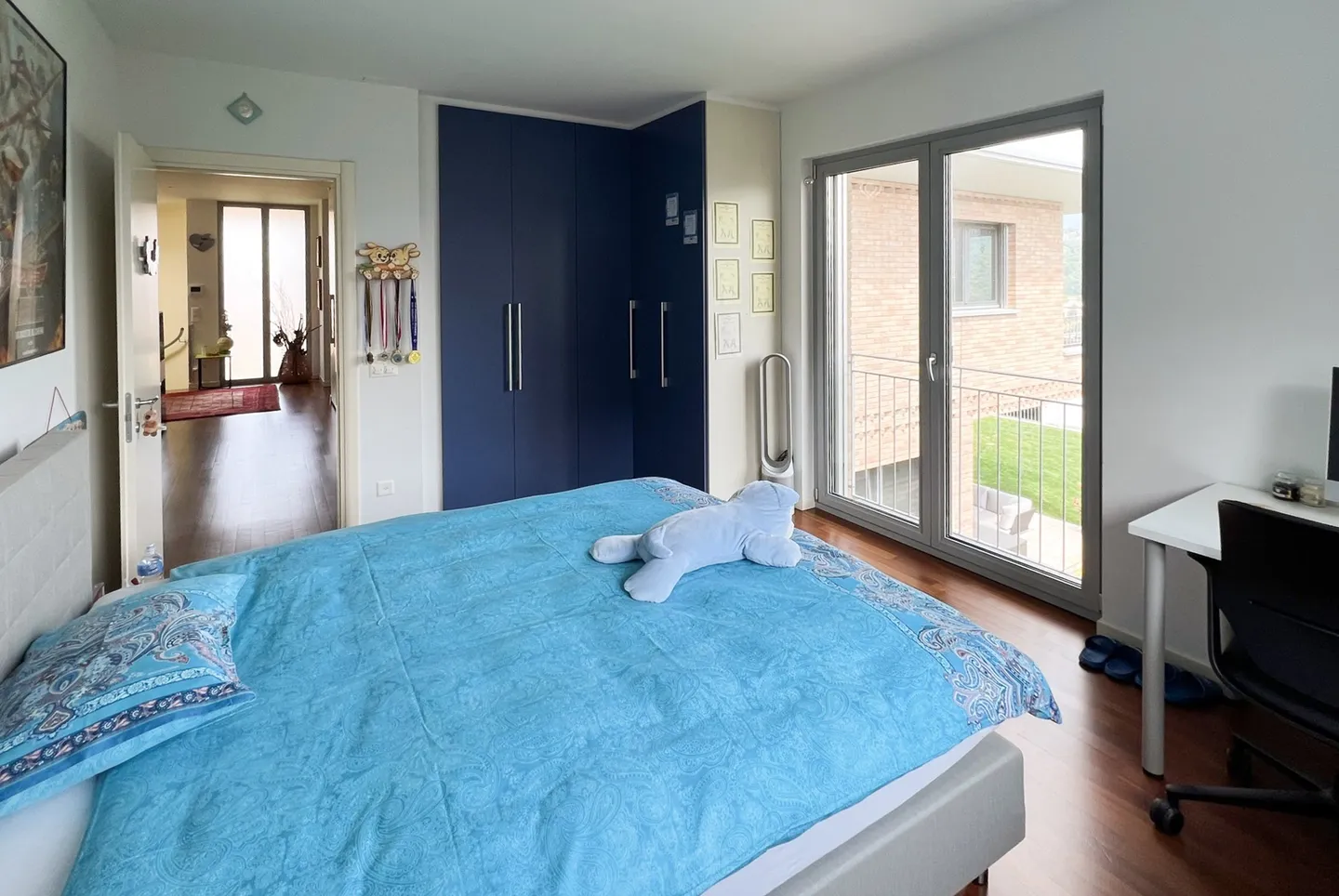 SPLENDIDA E AMPIA VILLA 5.5 CON GIARDINO E PISCINA A MANNO - Foto 8 di 12