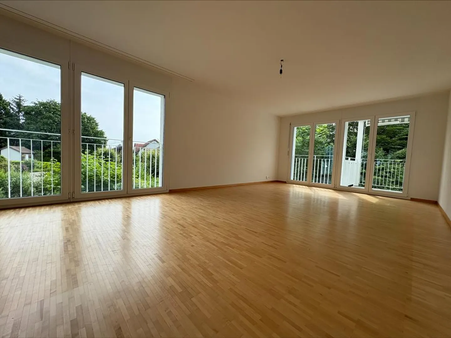Superbe appartement - 2 salles de bains - 2 balcons - Photo 5 sur 9