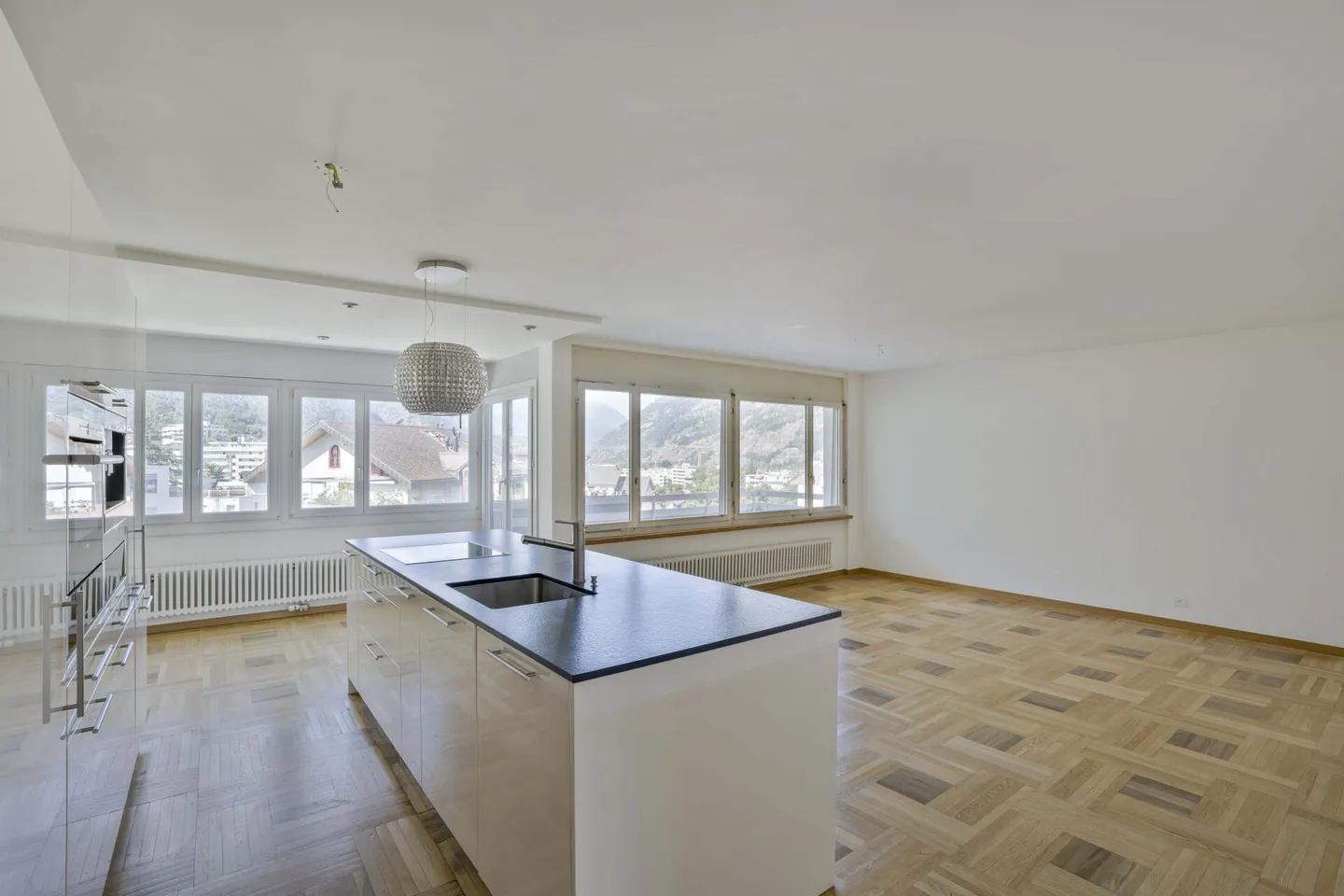 Charmante Wohnung mit sonnigem Ausblick - zentral und ruhig gelegen - Foto 1 von 12