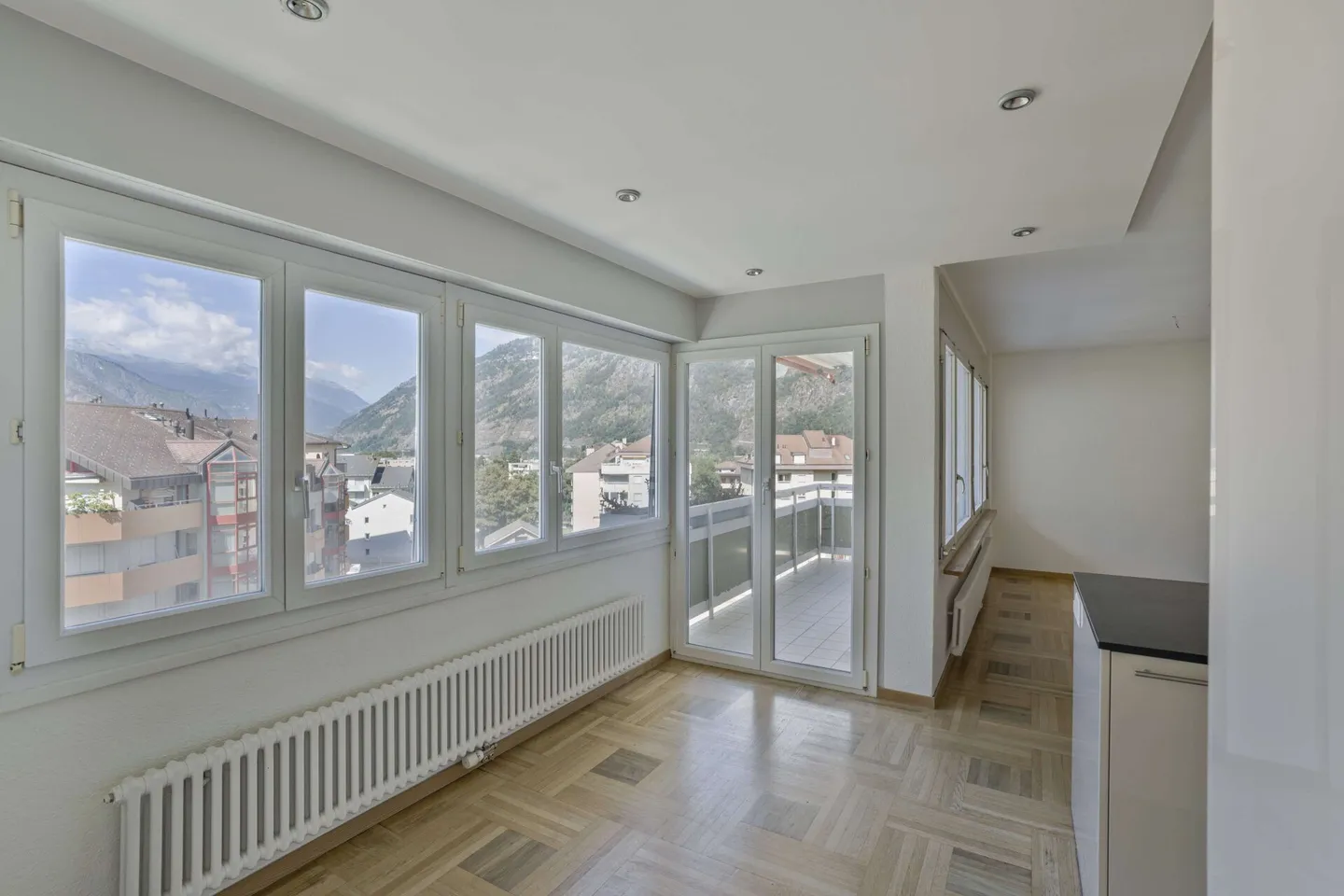 Charmante Wohnung mit sonnigem Ausblick - zentral und ruhig gelegen - Foto 4 von 12