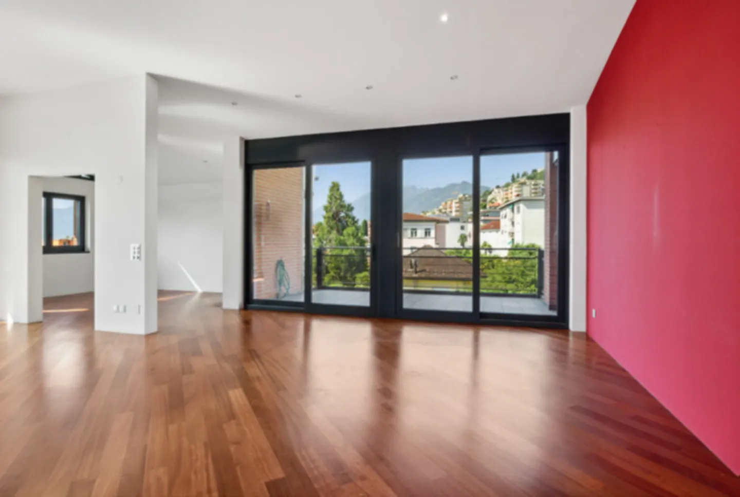 Zu vermieten: 4,5-Zimmer-Penthouse im Zentrum, nur wenige Schritte vom See entfernt - Foto 4 von 15