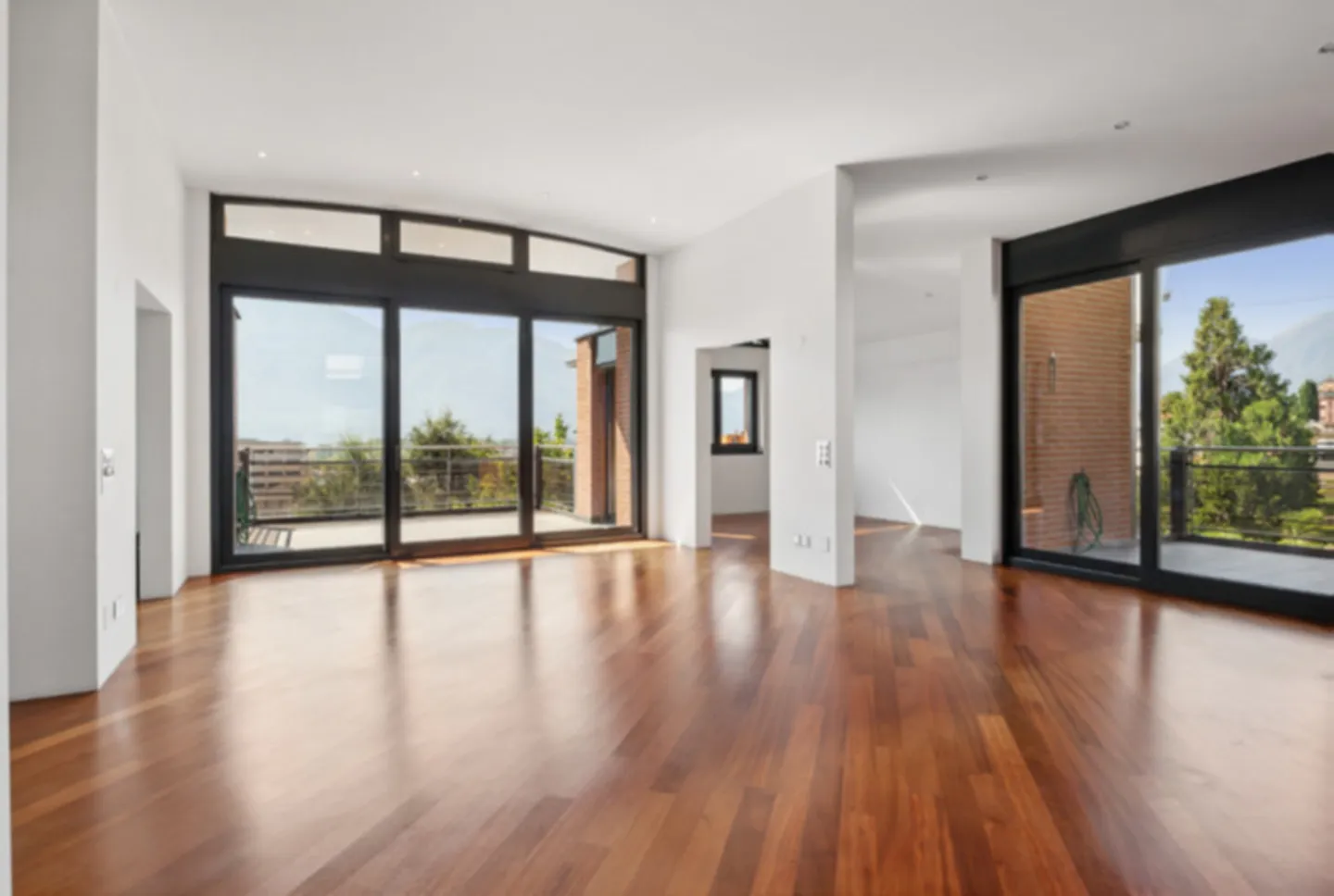 Zu vermieten: 4,5-Zimmer-Penthouse im Zentrum, nur wenige Schritte vom See entfernt - Foto 3 von 15