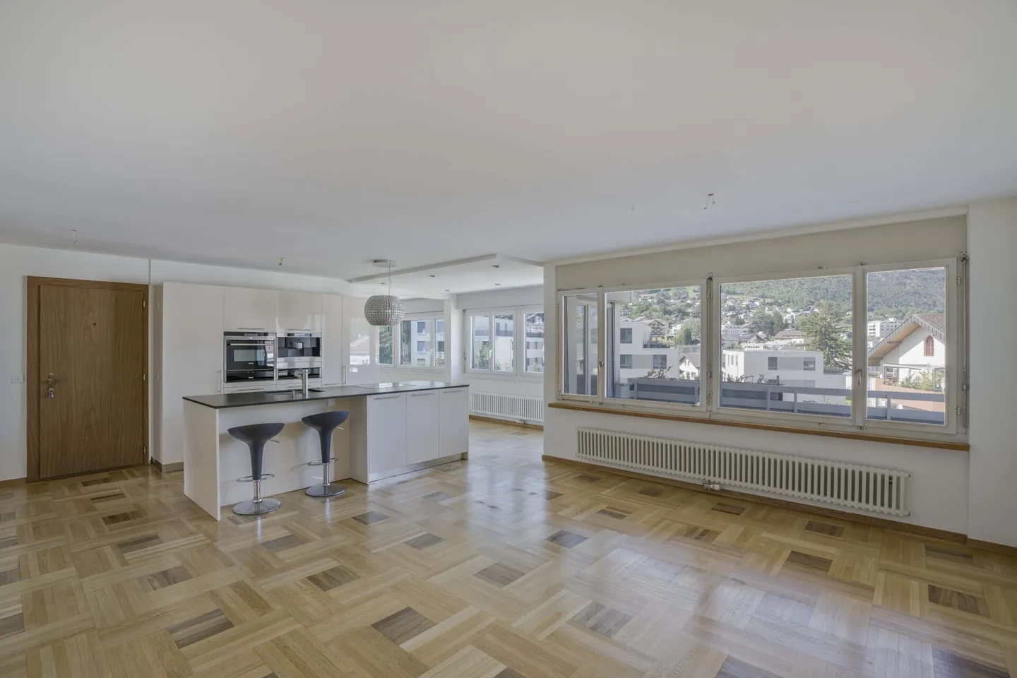 Charmante Wohnung mit sonnigem Ausblick - zentral und ruhig gelegen - Foto 3 von 12