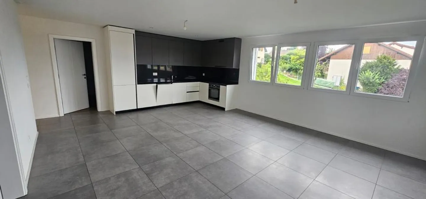 Apartment for rent - Photo 3 of 11