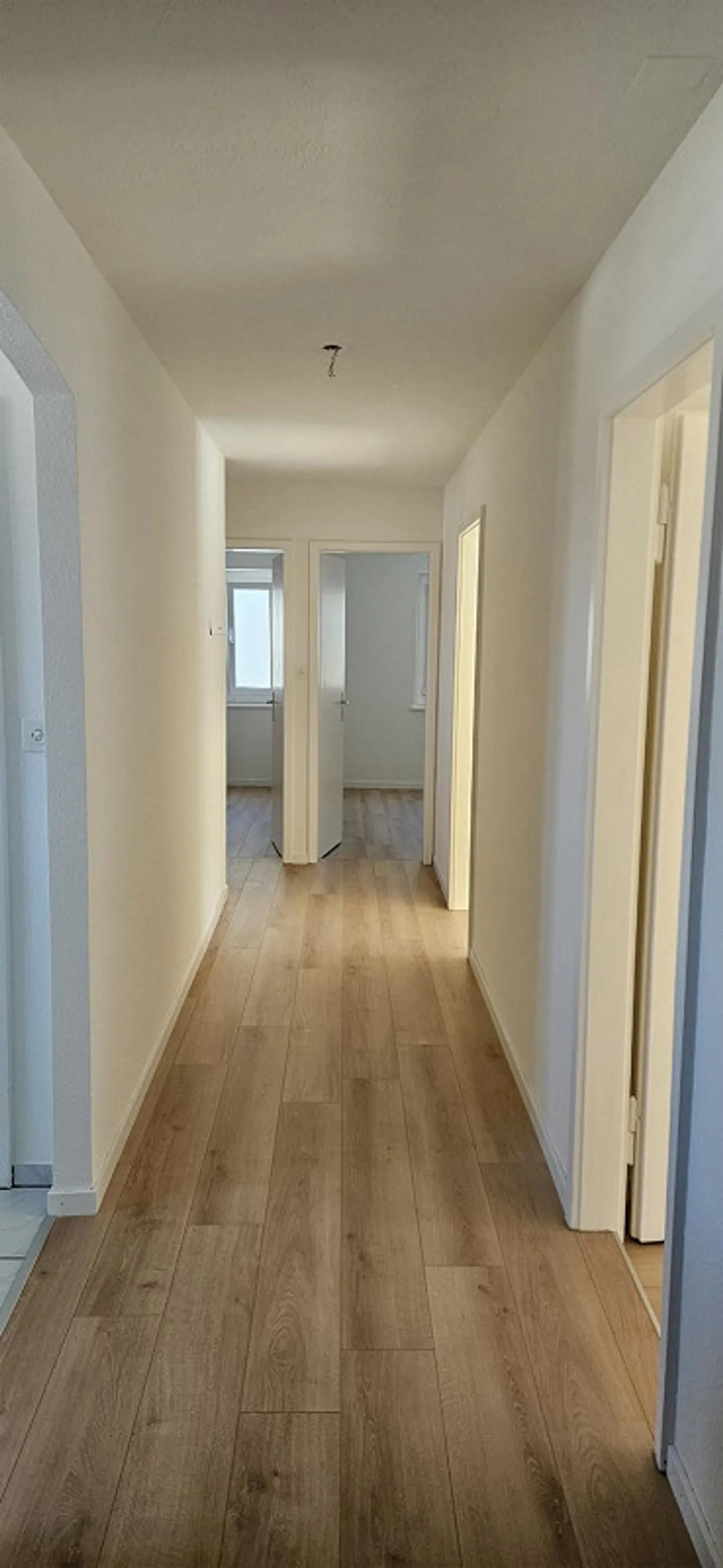 Appartamento attraente di 5,5 stanze con balcone - Foto 4 di 14