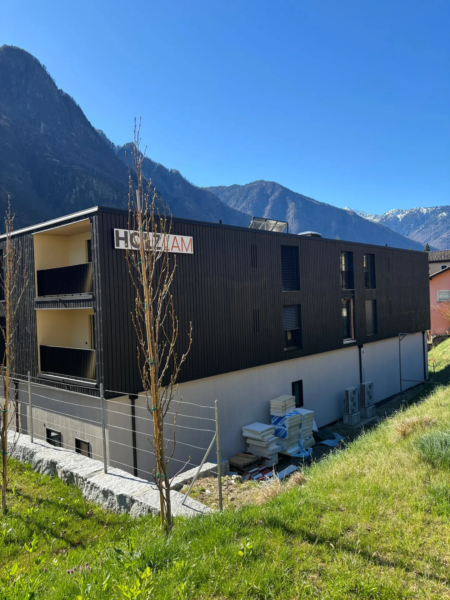 Appartement moderne de 2,5 pièces avec vue panoramique à Cama - Photo 7 sur 8