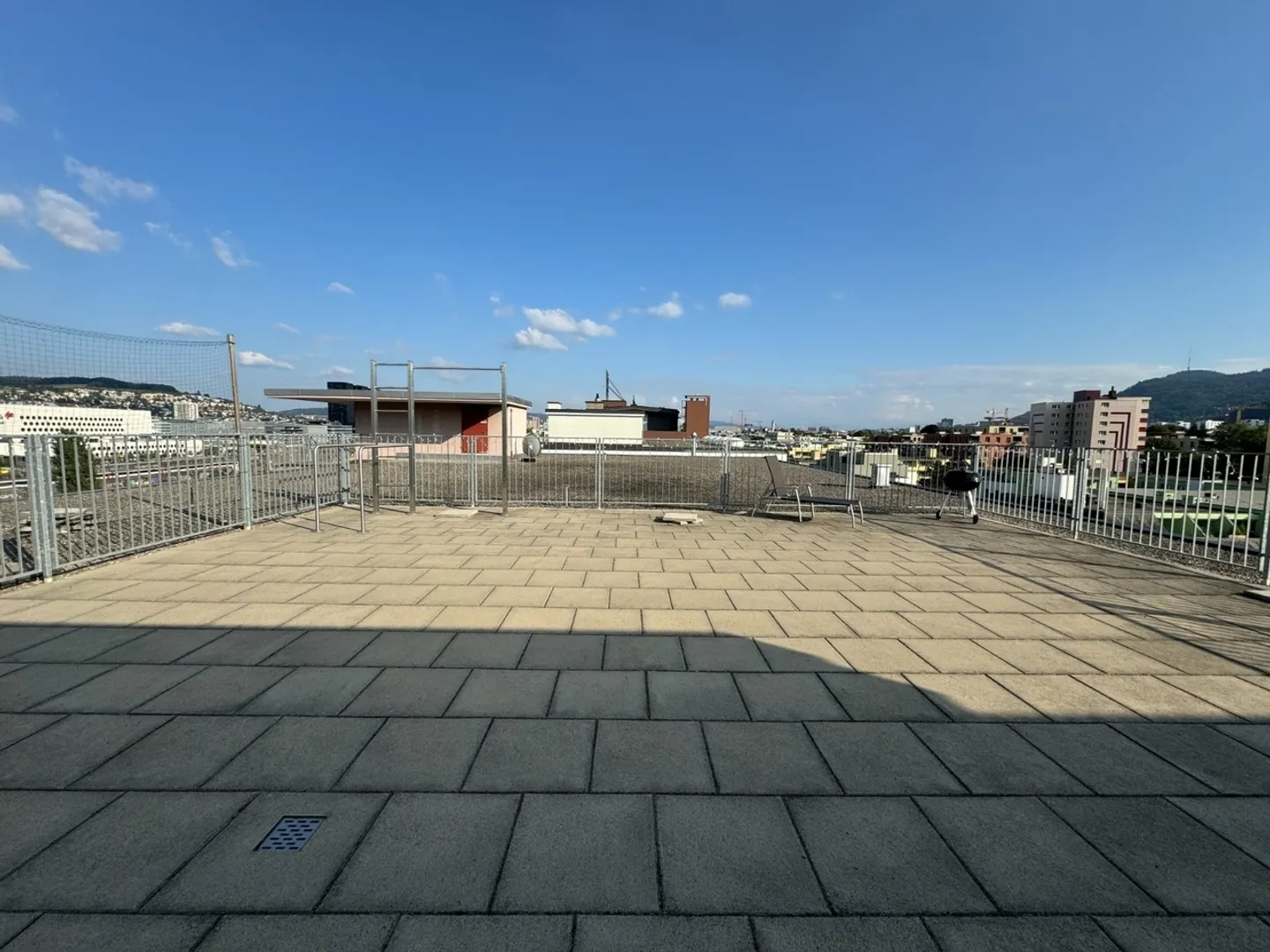 Appartement moderne de 4 pièces avec terrasse spacieuse au centre de Zurich... - Photo 1 sur 13