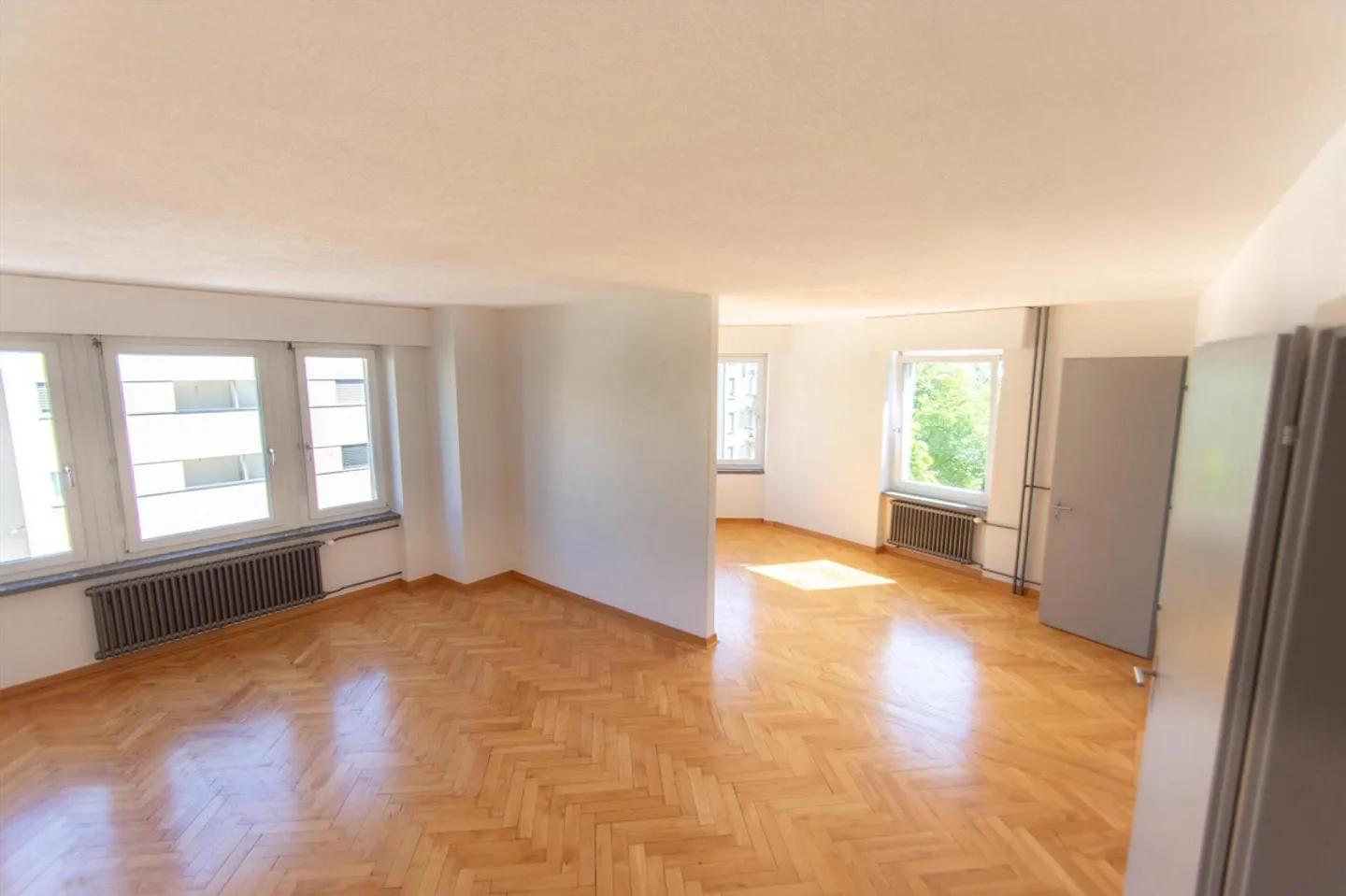 Bright 4.5-room apartment in a central location in St. Gallen - Photo 1 of 14