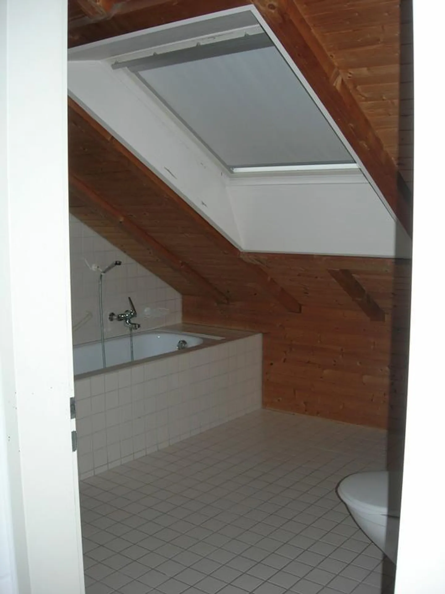 ruhige gelegene Dachwohnung - Foto 3 di 8