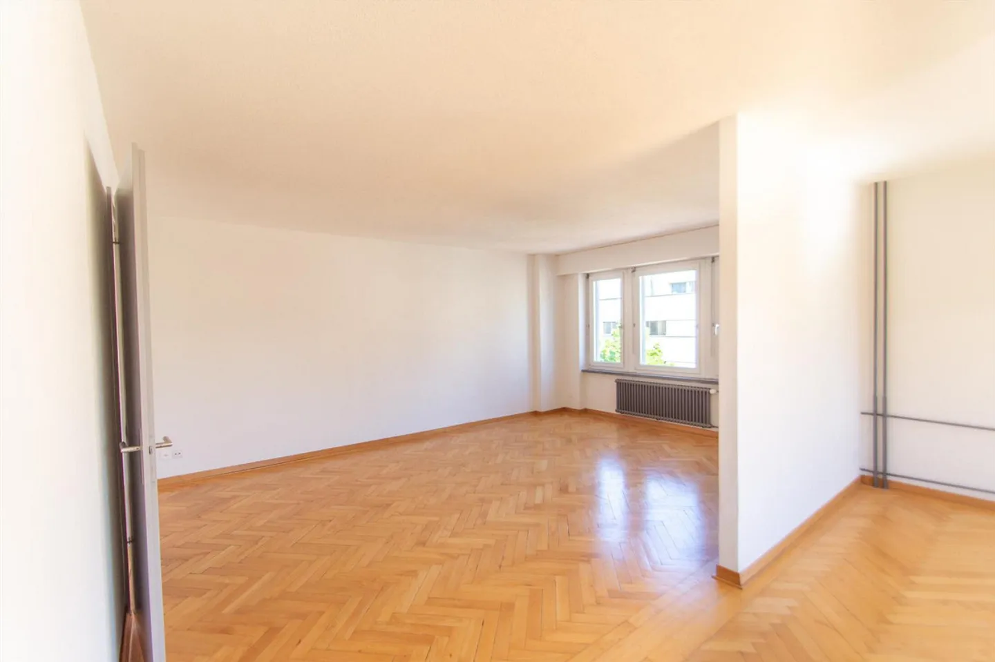 Bright 4.5-room apartment in a central location in St. Gallen - Photo 2 of 14