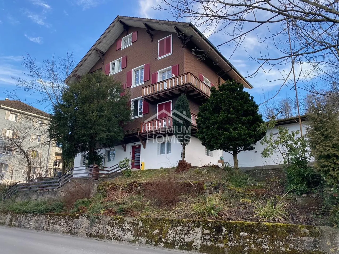 Mehrfamilienhaus mit Potenzial - Foto 2 von 9
