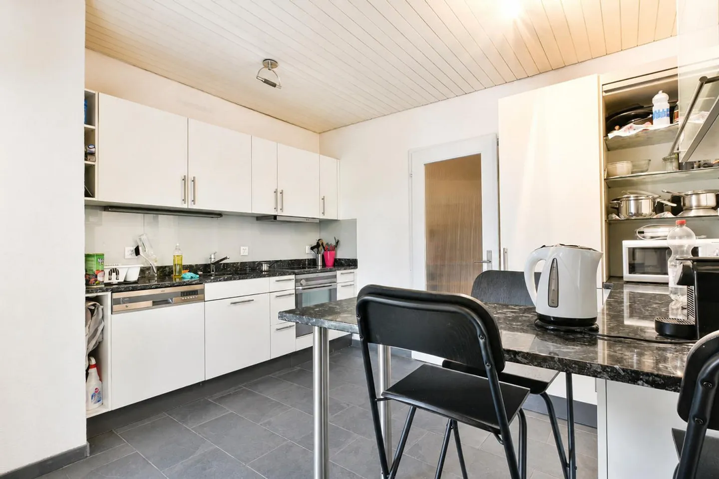 Bright 4.5-room apartment in a central location in St. Gallen - Photo 10 of 14