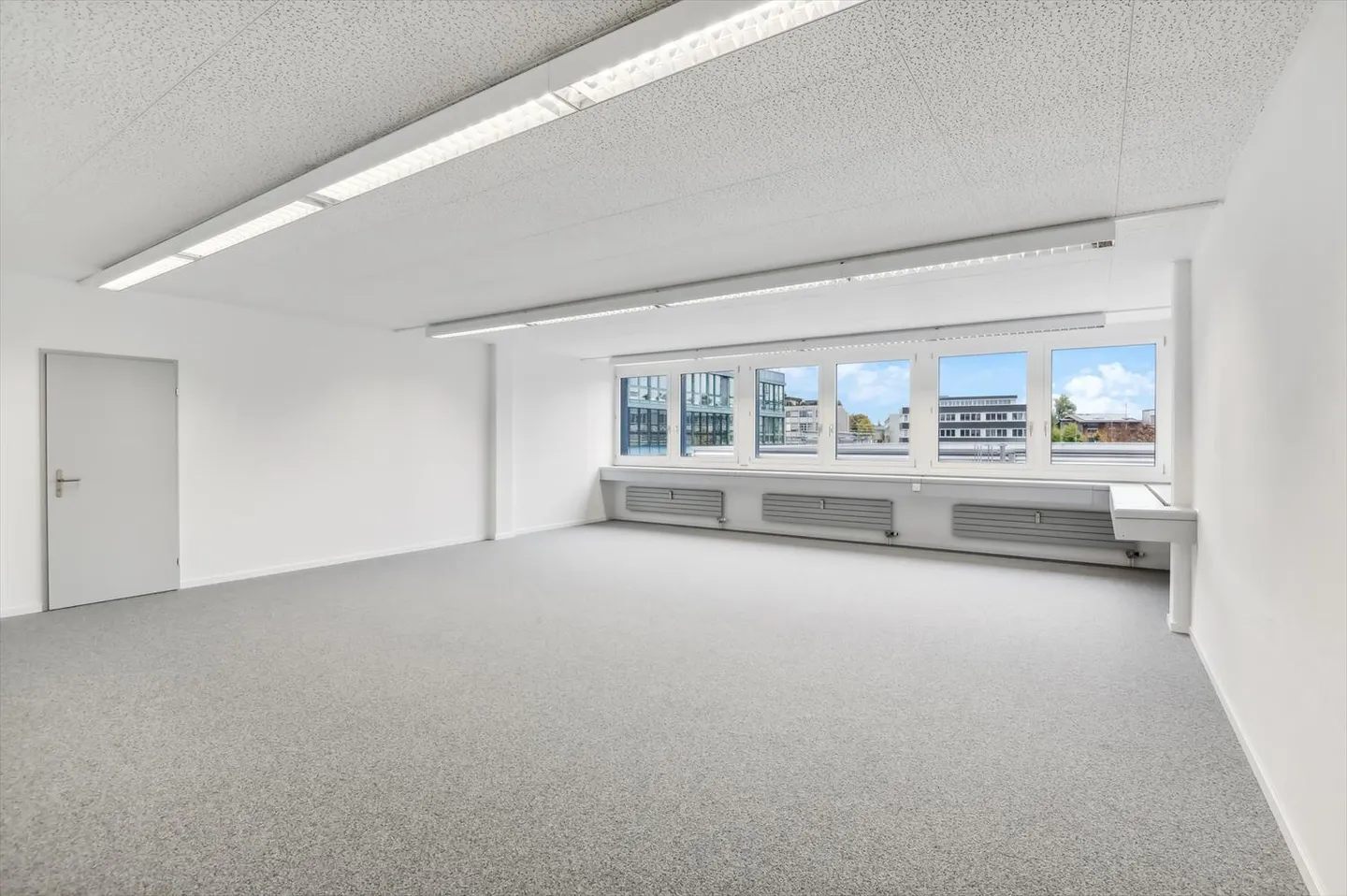 Attractive Small Office in Steinhausen - Photo 5 of 6