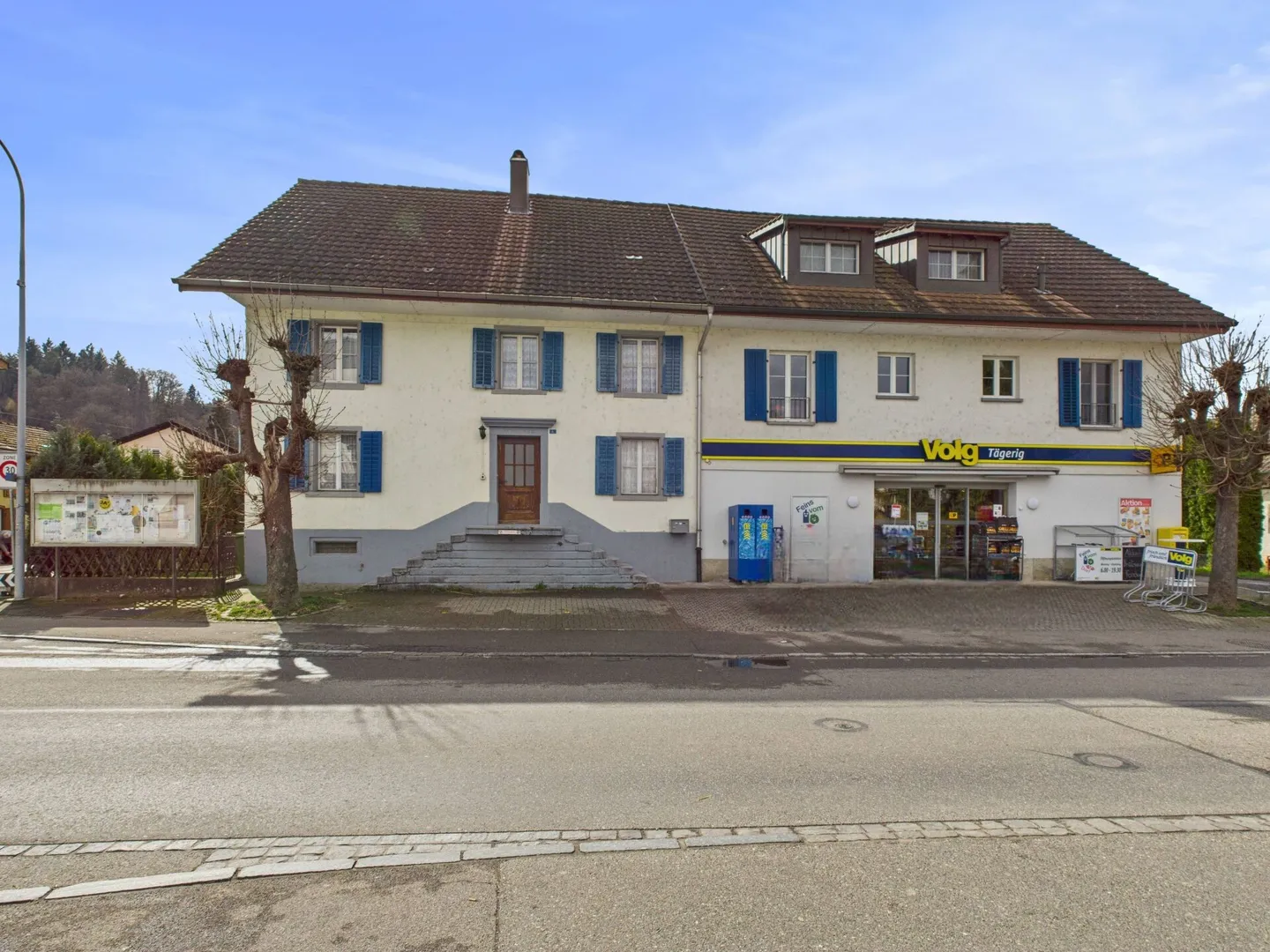 Casa bifamiliare a 7 vani con riserva di ampliamento, residenza tranquilla a Tägerig - Foto 1 di 11