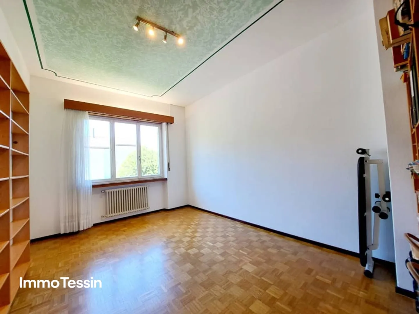 Villa mit Rebberg und riesigem Grundstück von 2200 m2 in Giubiasco - Photo 11 sur 13