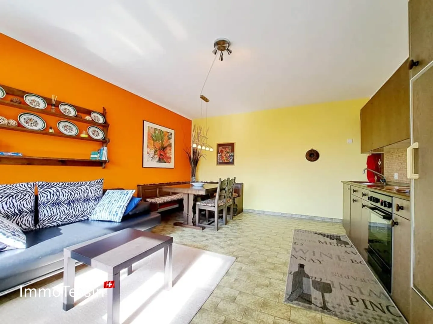 OPPORTUNITÀ: Casa con 2 appartamenti in una posizione desiderabile con vista mozzafiato sul Lago Maggiore - Foto 12 di 13