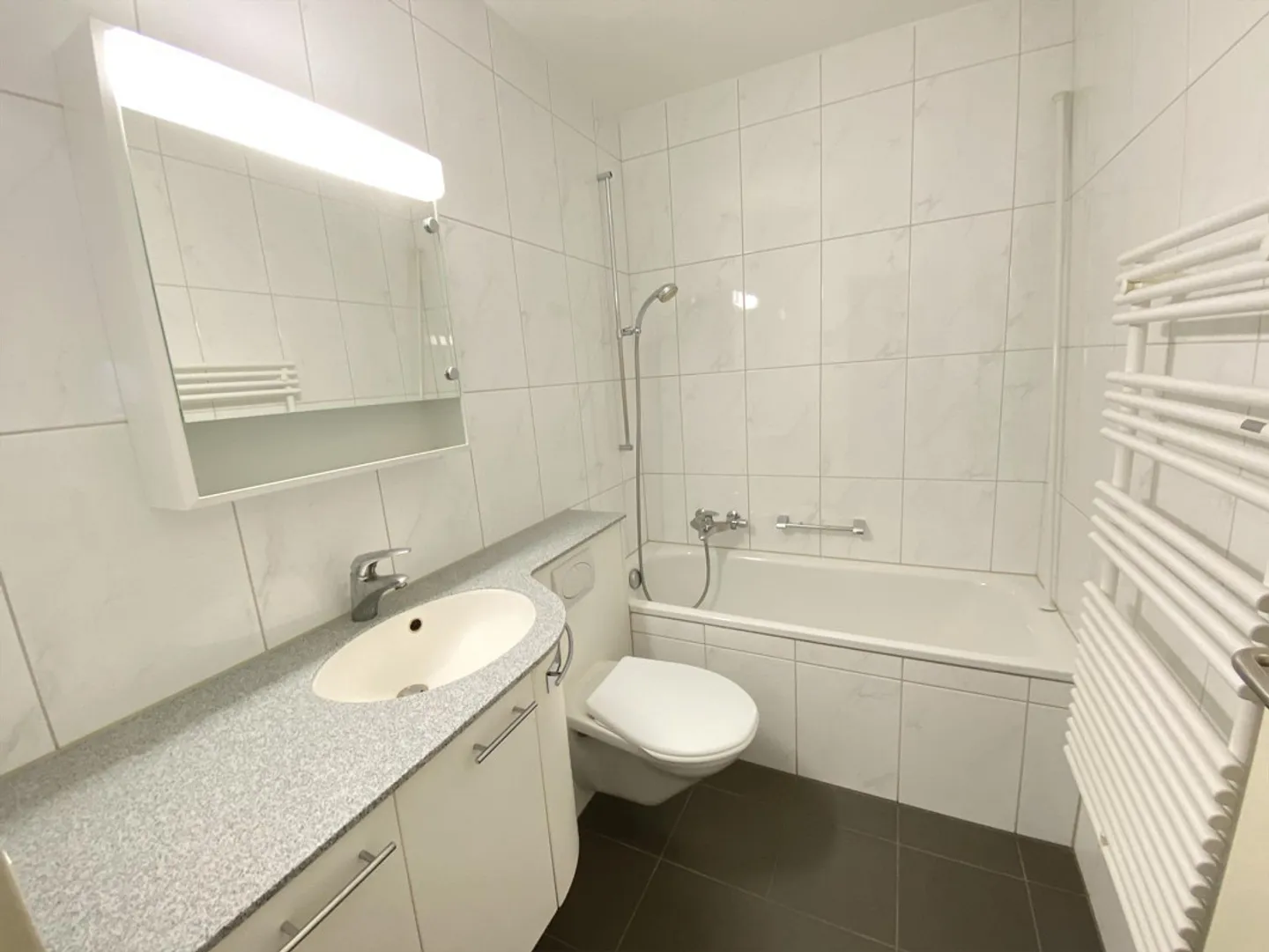 Appartement lumineux de 3,5 pièces dans le meilleur emplacement près d'Aarau ! - Photo 5 sur 5