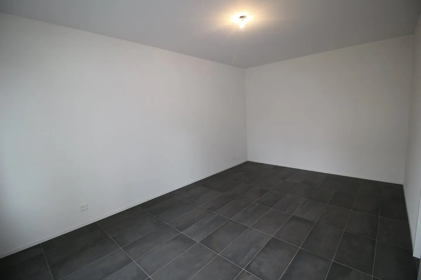 Appartement Charmant en Verdure - Photo 2 sur 8