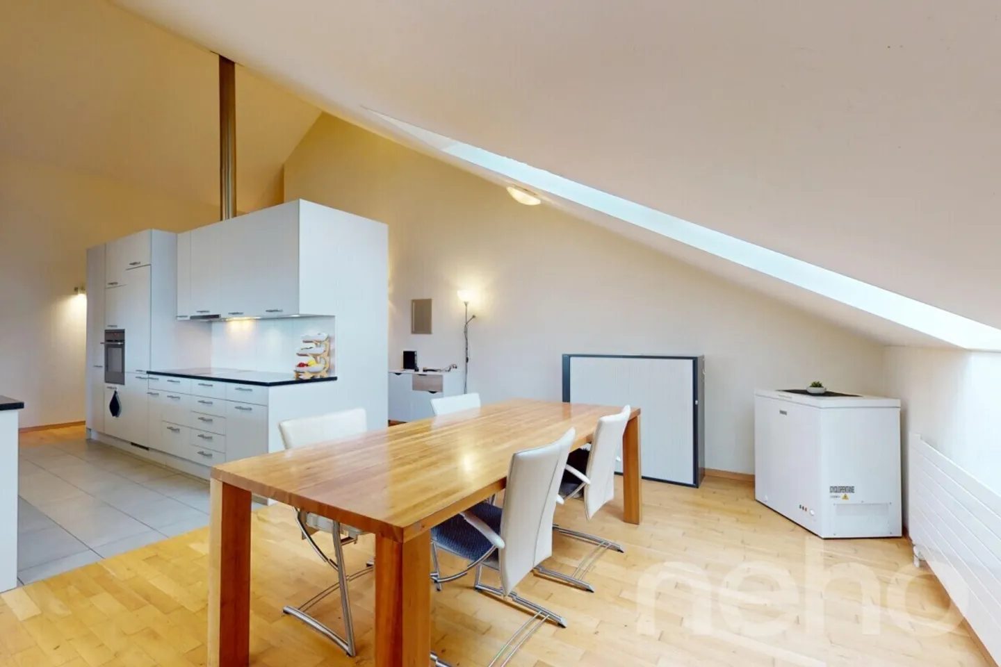 Superb bright penthouse 4.5 rooms with refined comfort - Photo 3 of 12