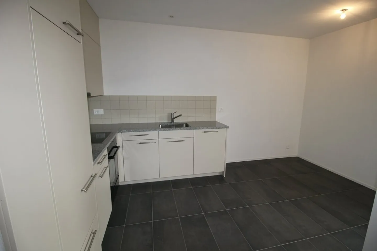 Appartement Charmant en Verdure - Photo 5 sur 8