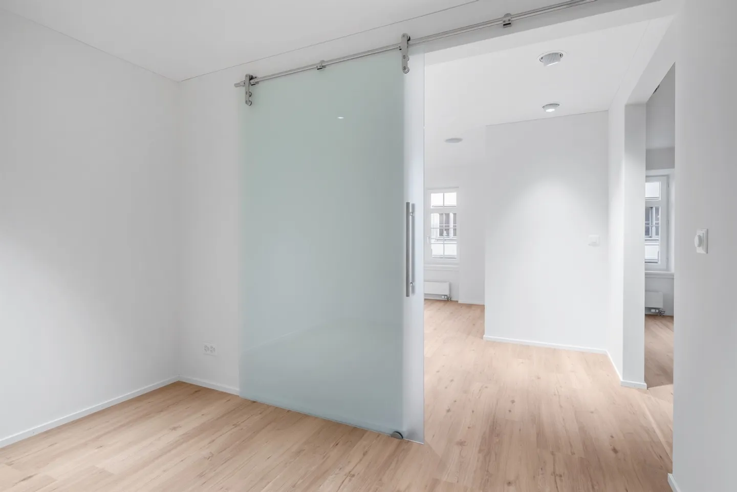 Charming Office Space in the Heart of Winterthur - Photo 5 of 10