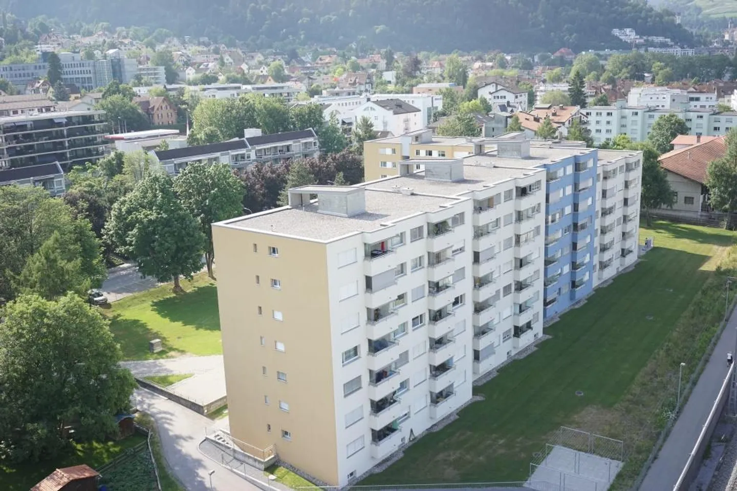 Adatto ai bambini - pratico - situato in posizione centrale - Foto 1 di 13