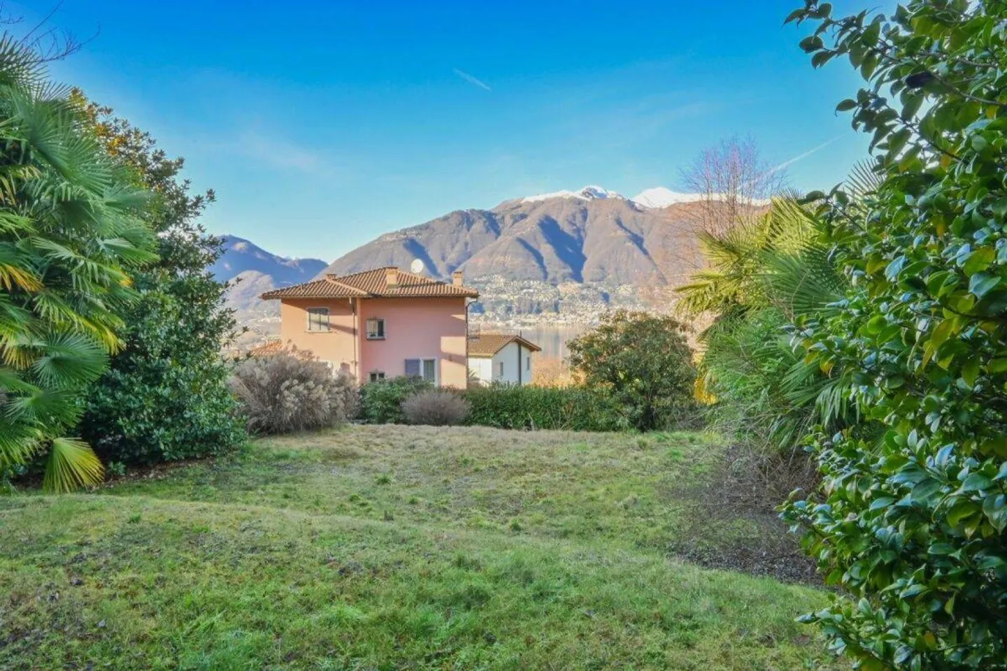 Characteristic Ticinese house with large land - Photo 12 of 14