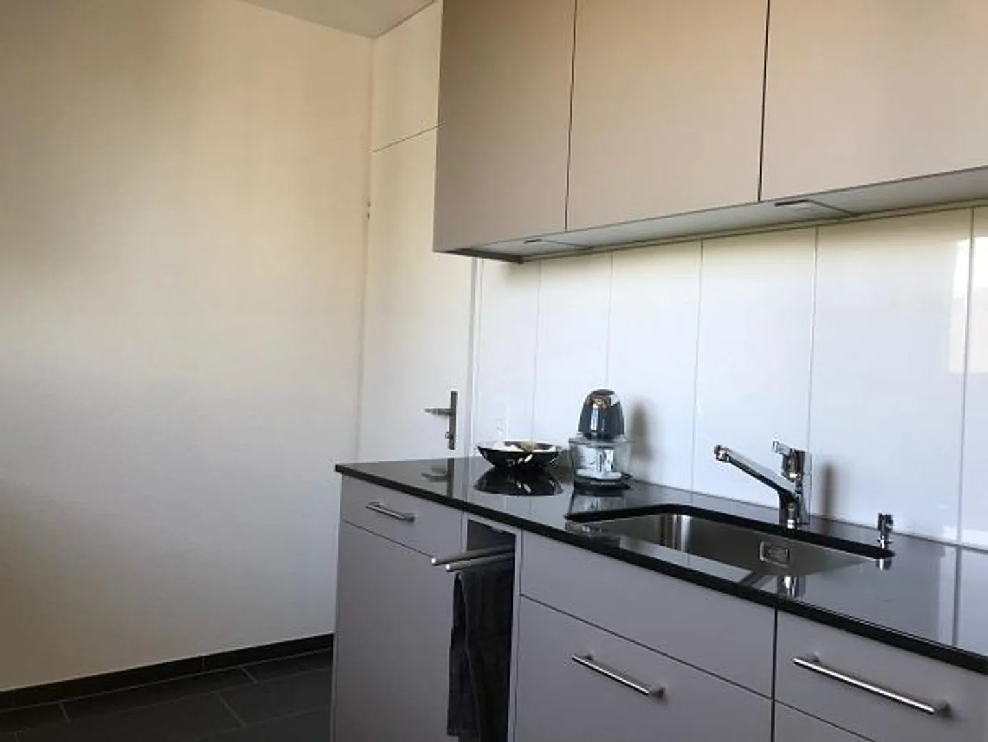 Geräumige Wohnung mit Balkon - Foto 3 von 8