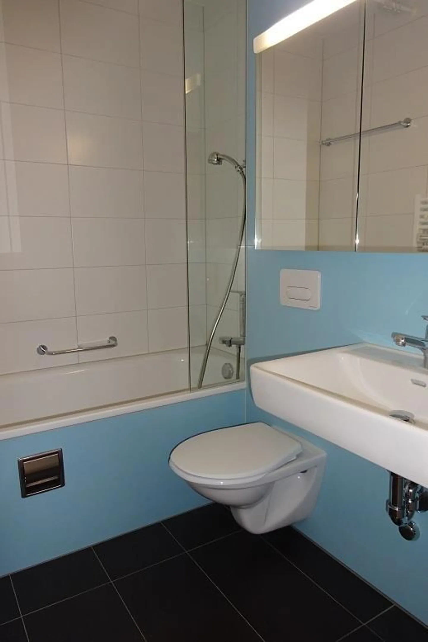 Geräumige Wohnung mit Balkon - Foto 7 von 8