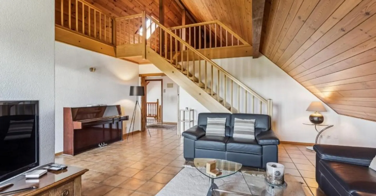 Rare in Payerne: Two independent apartments & a professional space - Photo 7 of 11