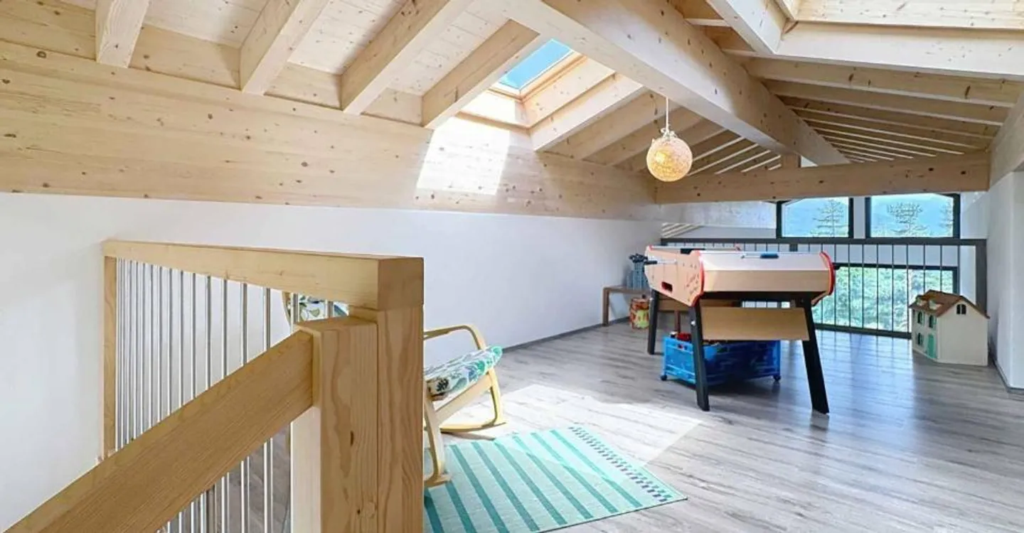 Exceptional chalet on 3 levels with indoor pool/wellness area - Photo 10 of 11