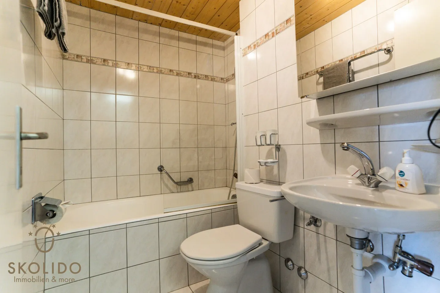 Ampio appartamento studio in posizione soleggiata con vista libera - Foto 11 di 26