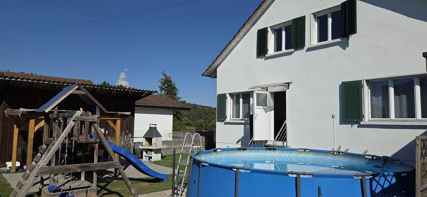 Maison individuelle bien entretenue avec grand jardin à Holziken - Photo 1 sur 28