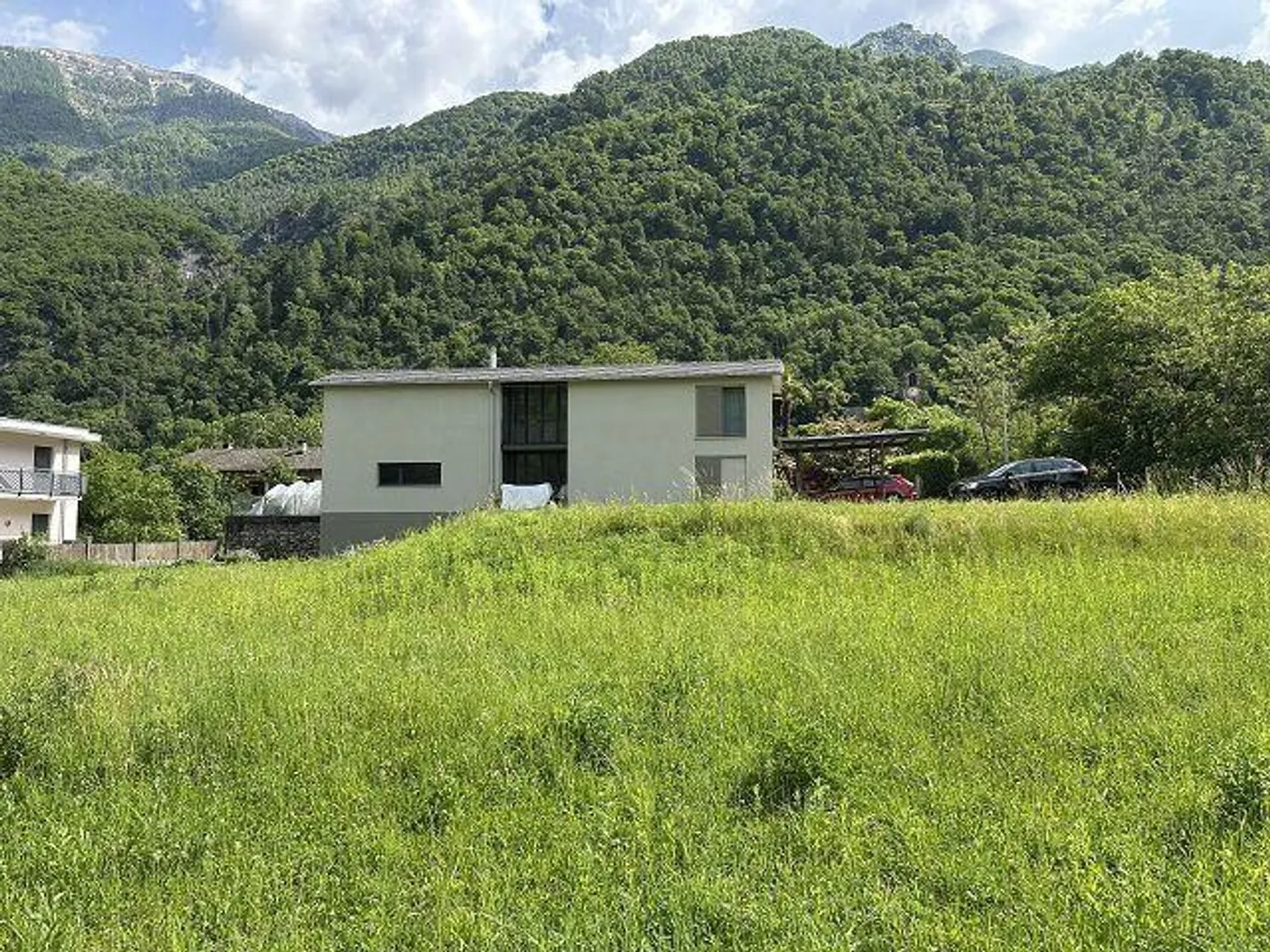 Building plot of 1353 m2 with construction project for 4 villas - Photo 3 of 12